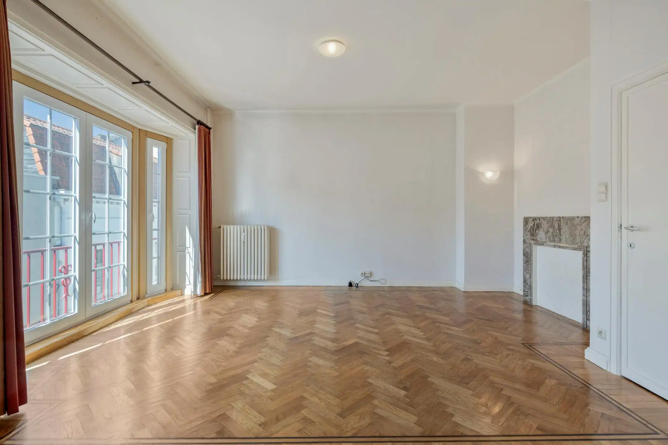 Appartement met 3 kamers en garagebox te koop in centrum Kortrijk foto 3