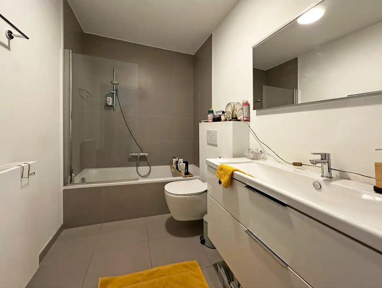 Appartement met 2 slaapkamers en terras te Antwerpen! foto 5