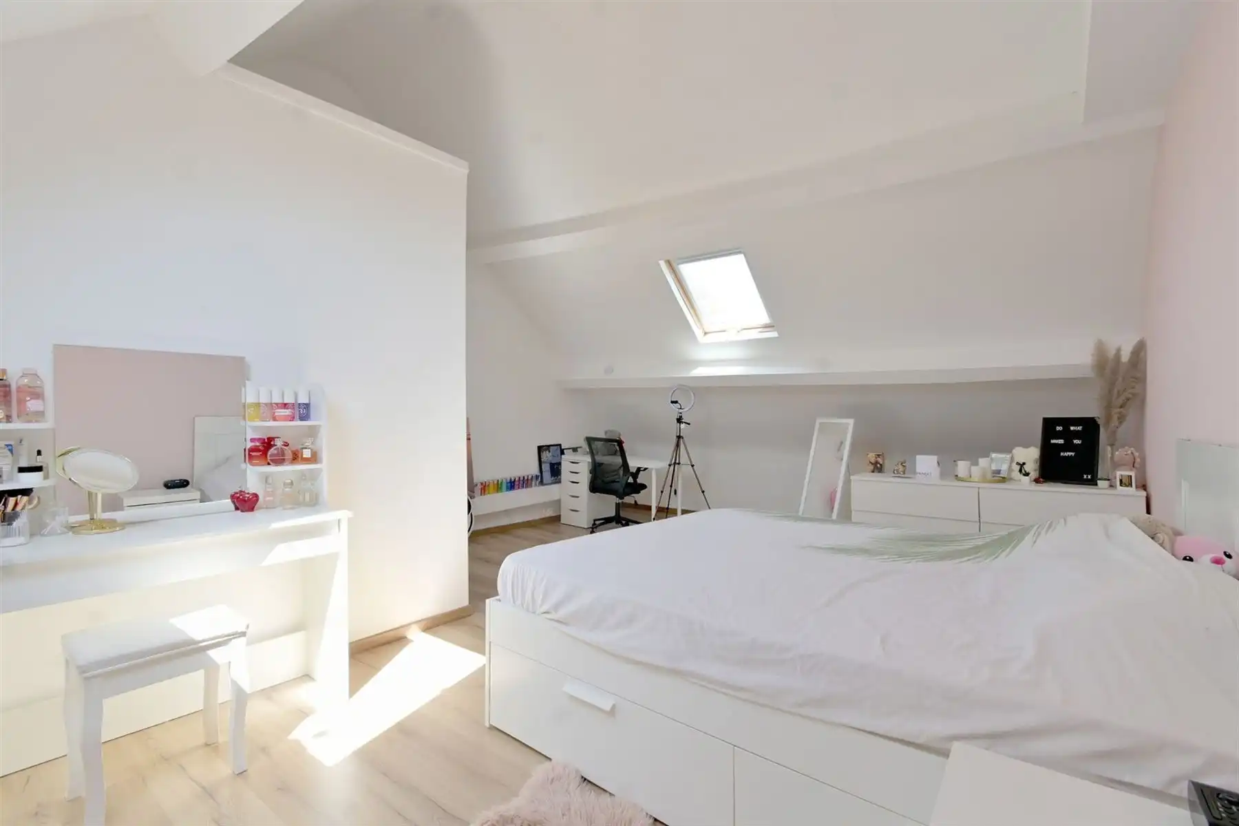 Gerenoveerde woning met 4 slpk's en gezellige zuid-tuin! foto 21