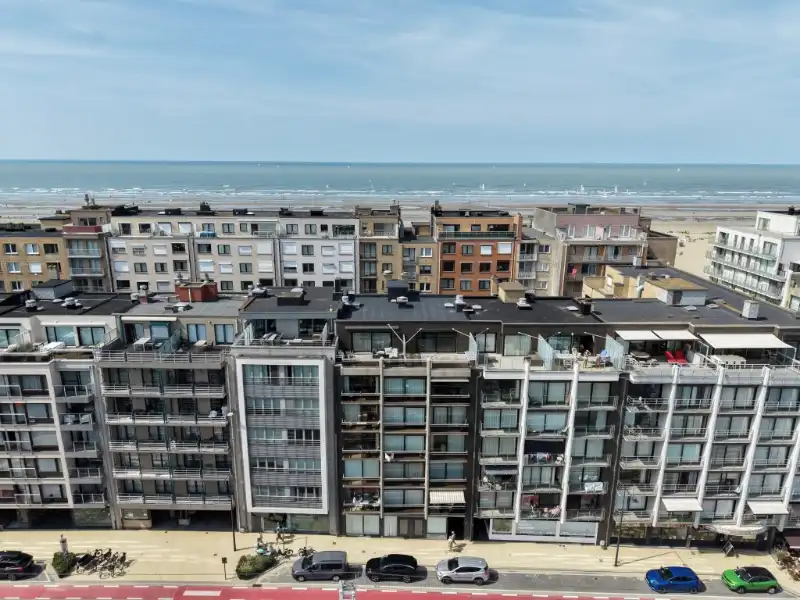MOOI GERENOVEERD APPARTEMENT MET CENTRALE LIGGING EN DICHTBIJ DE ZEE! foto 15