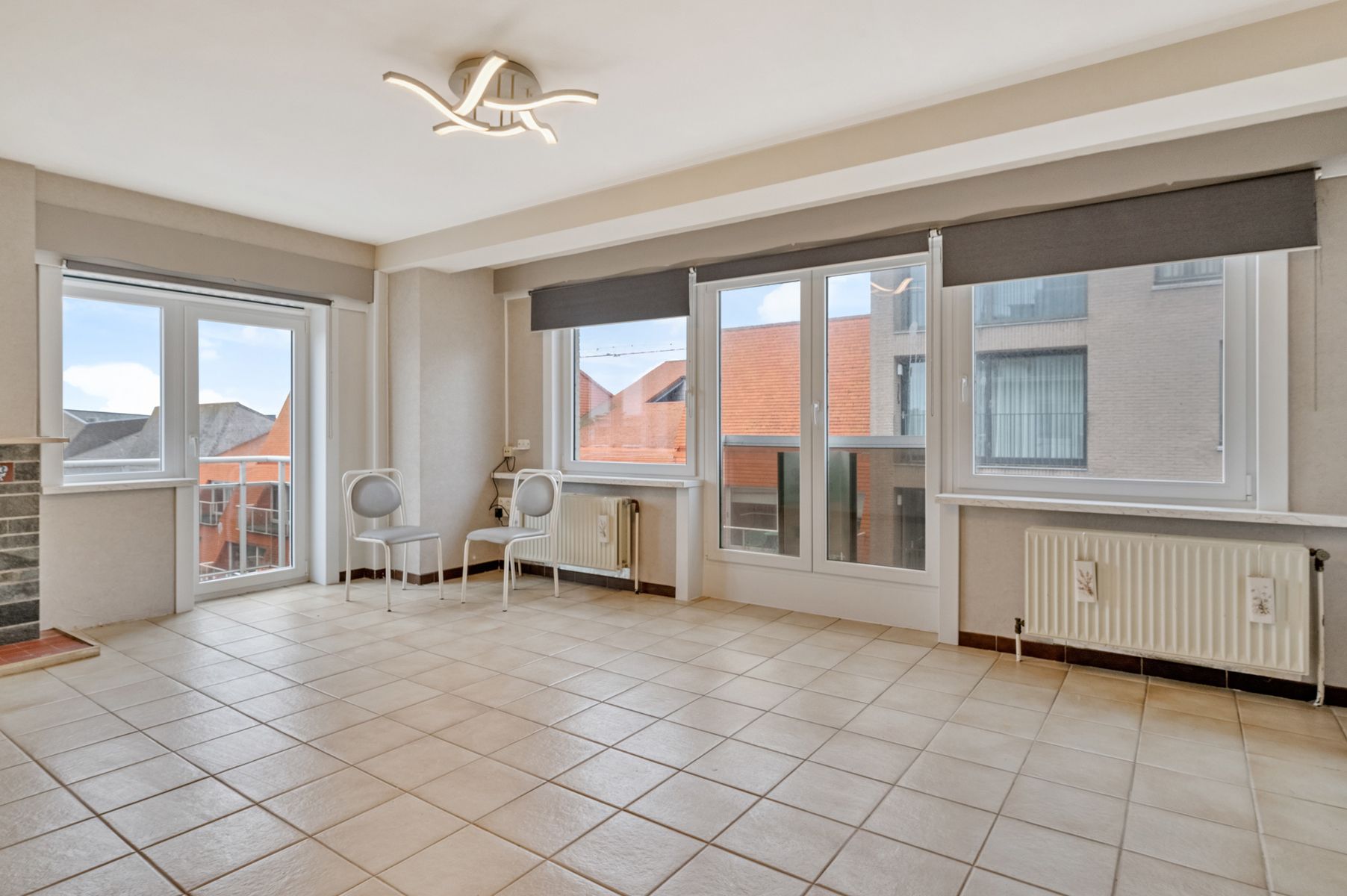 Te koop appartement met 2 slaapkamers en veel lichtinval op 5e verdiep foto 5