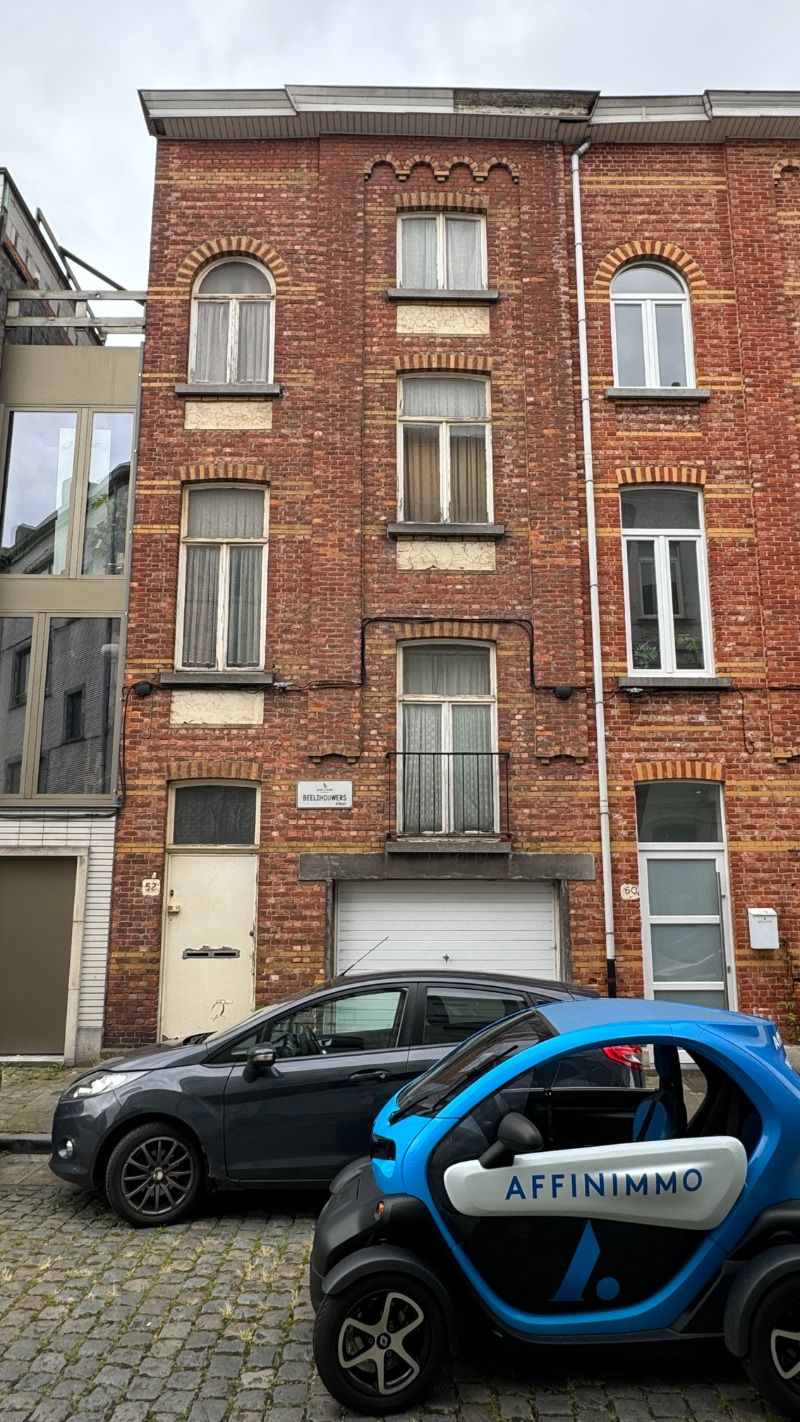 Huis bestaande uit 2 vergunde appartementen foto 1