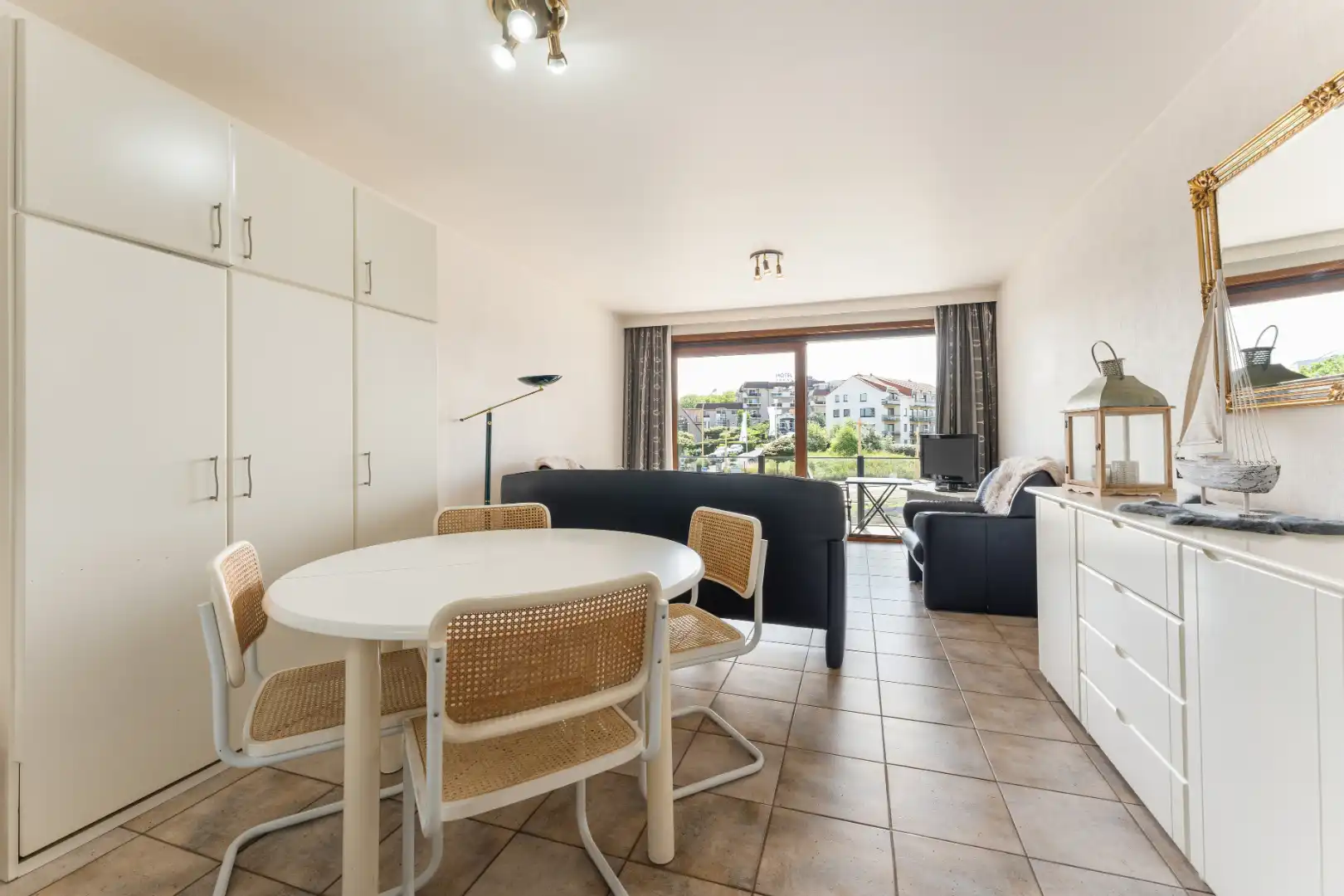 Appartement te koop foto {{pictureIndex}}