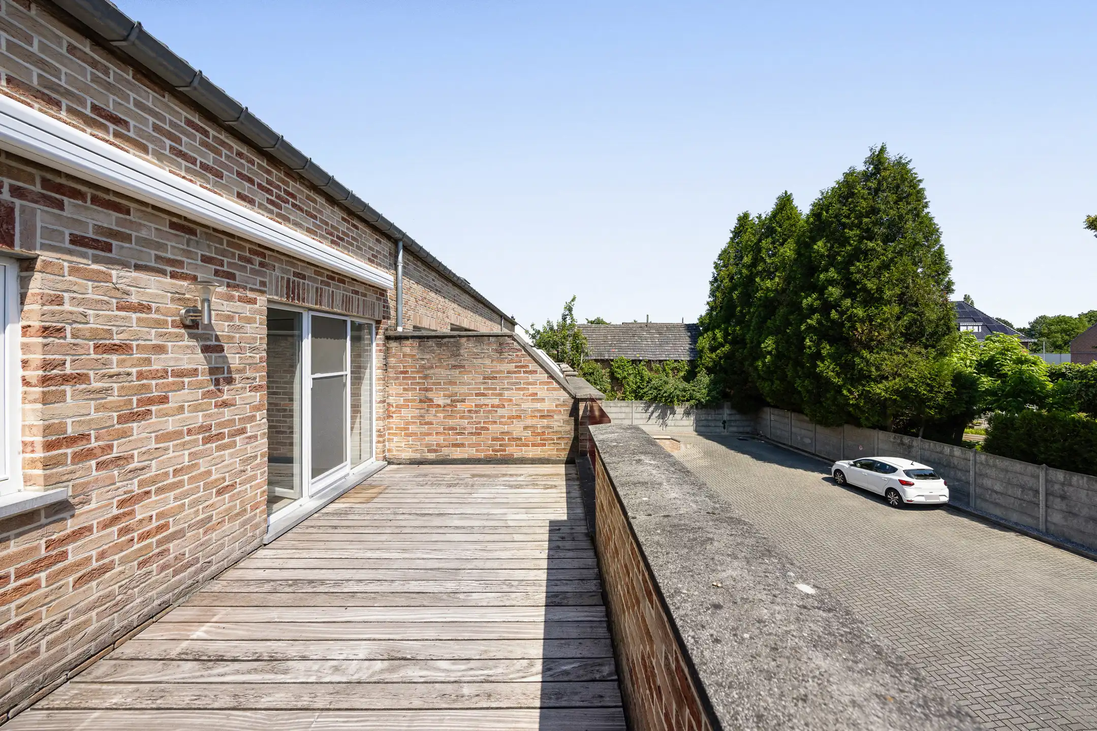Duplex appartement met inpandige garage in Vlijtingen foto 14