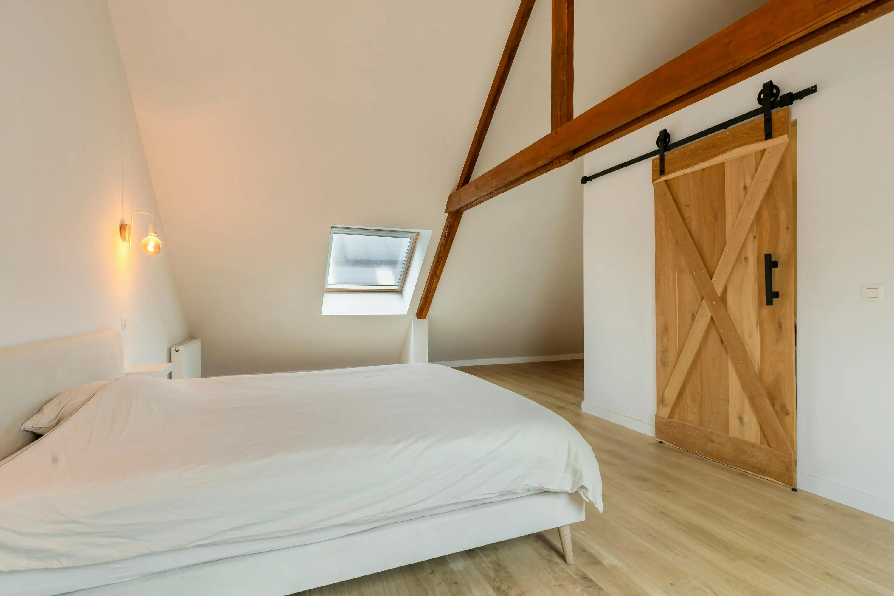 Recent gerenoveerde en energiezuinige woning centrum Beveren foto 18