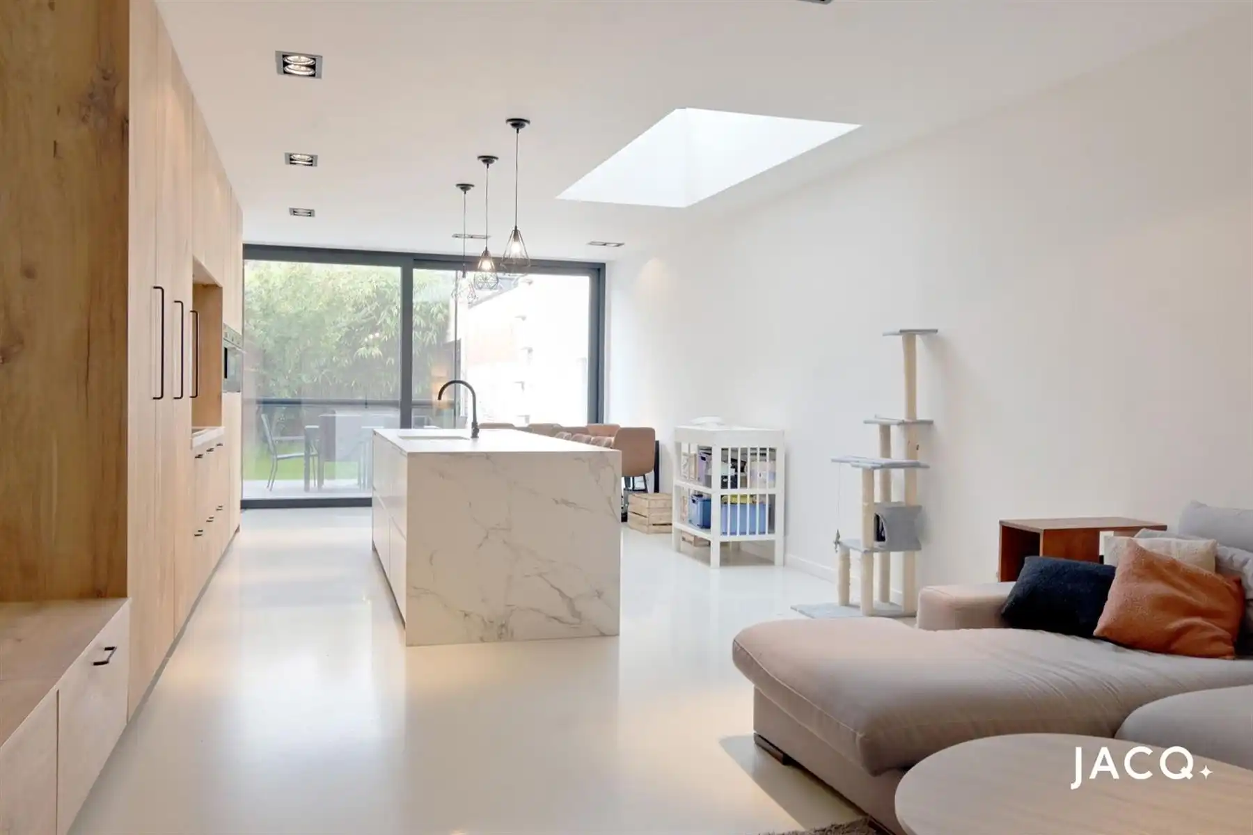 Karaktervolle, volledig gerenoveerde woning te Deurne ! foto 5
