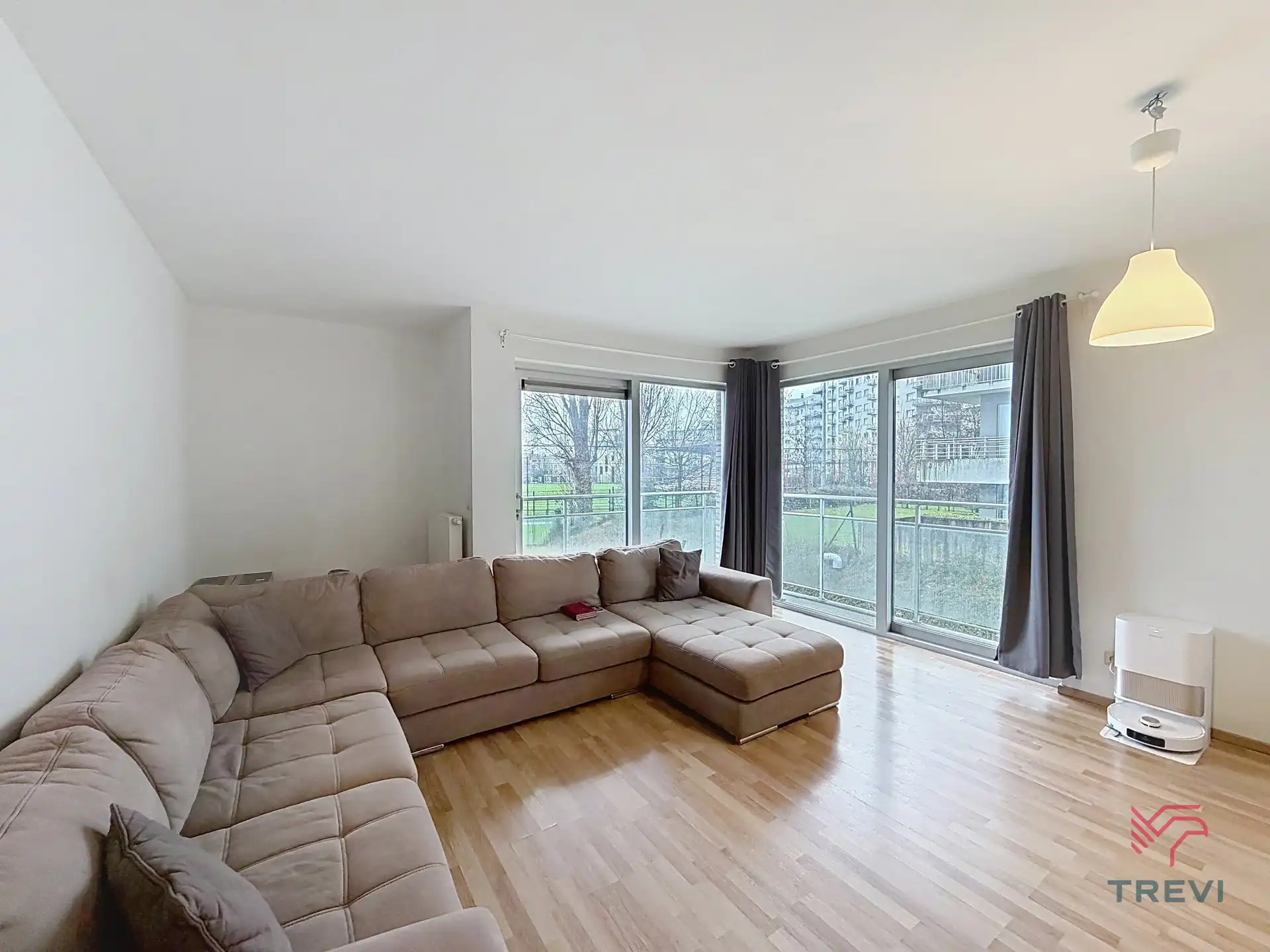 Appartement met 2 slaapkamers + parkeerplaats  foto {{pictureIndex}}