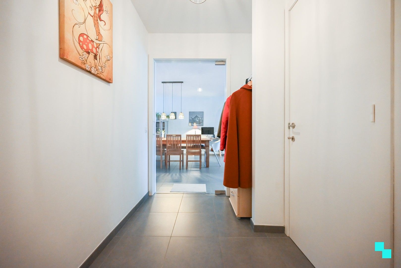 Lichtrijk tweeslaapkamer appartement te hartje Izegem foto 2