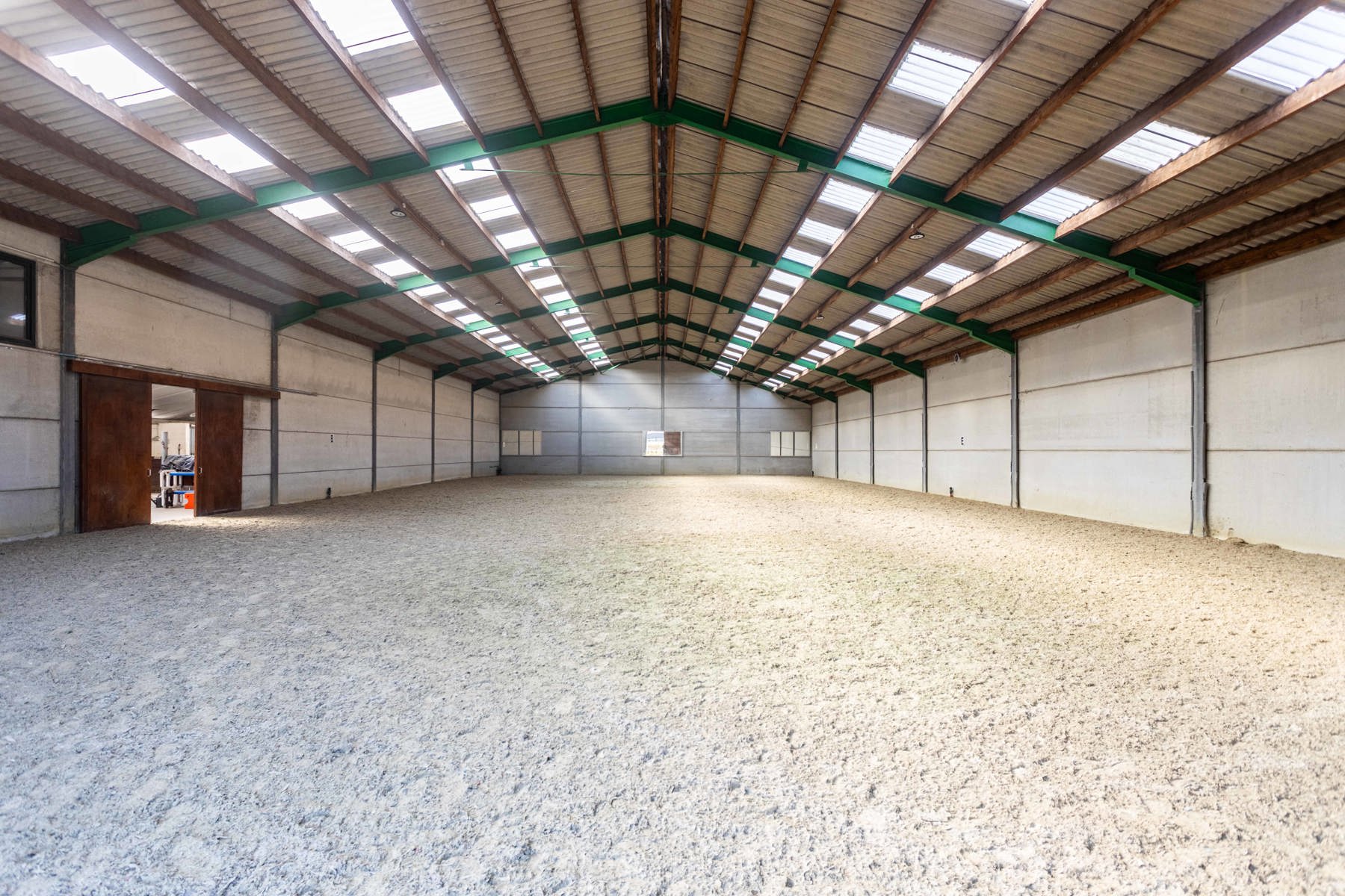 SECRET SALE – Paardenaccommodatie met gerenoveerde woning foto 4
