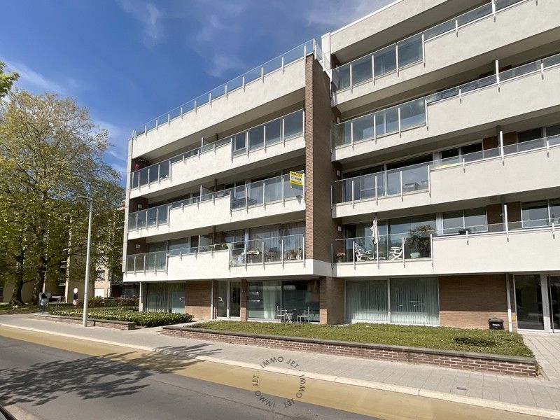 Centraal gelegen appartement met twee slaapkamers en een terras foto {{pictureIndex}}