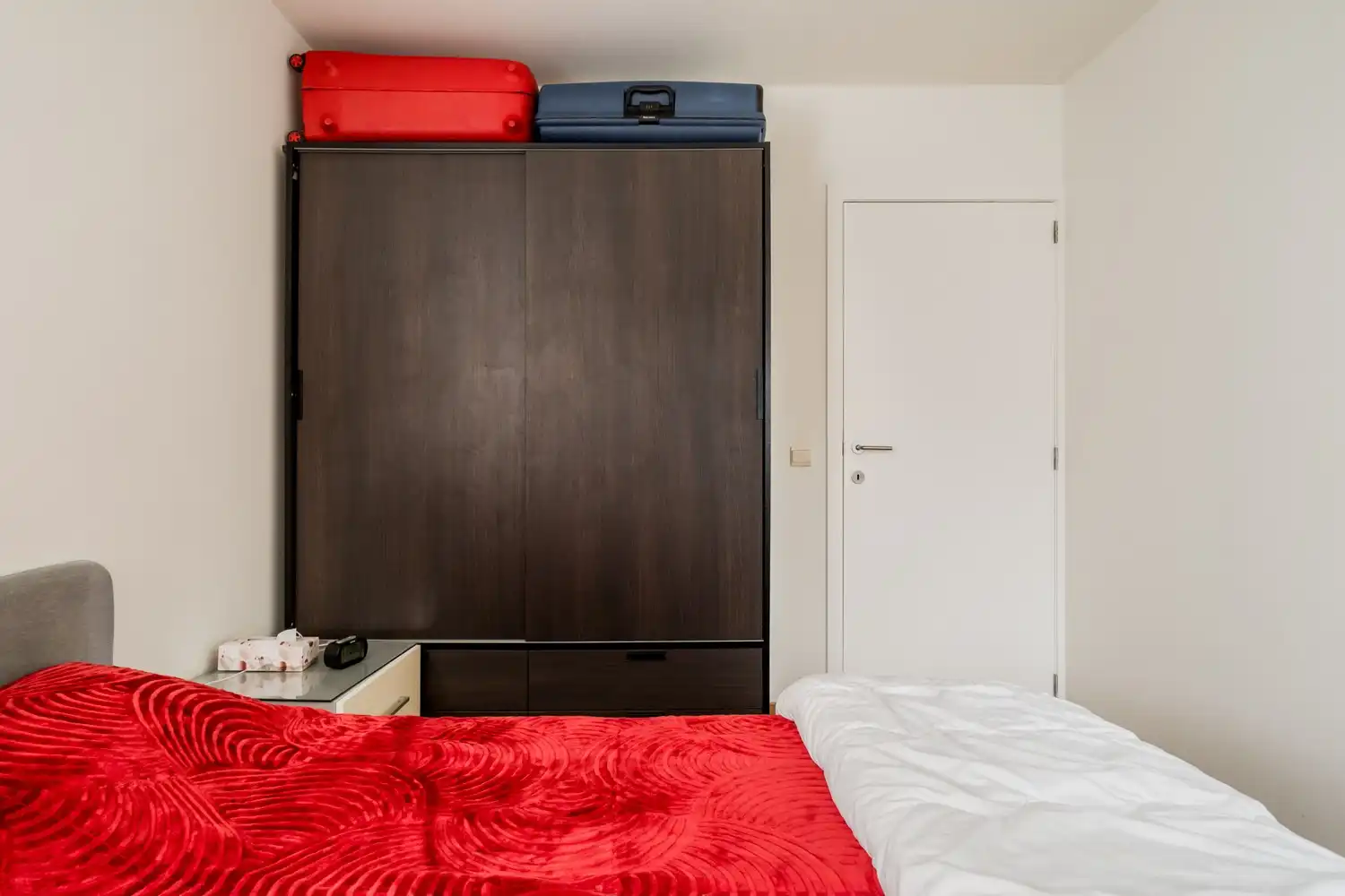 Ruim appartement op strategische locatie met veel lichtinval foto 11