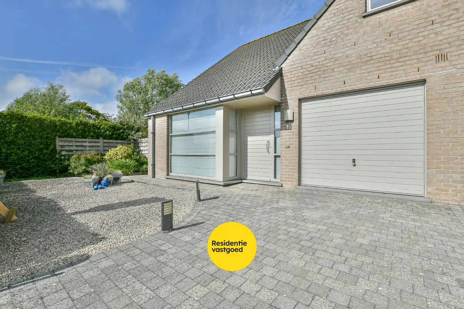 Instapklare halfopen bebouwing met 3 slaapkamers en tuin in De Haan! foto 28
