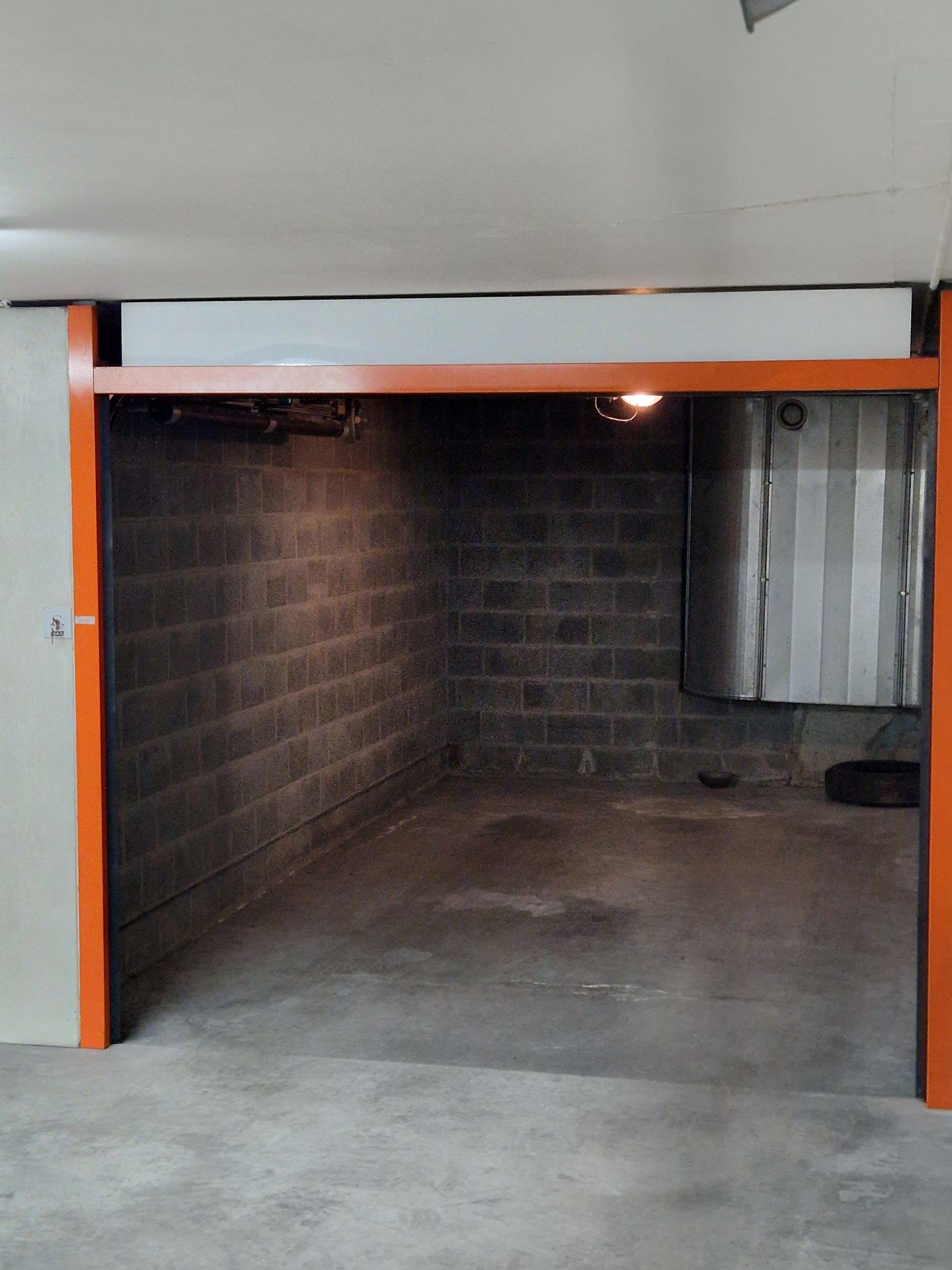 Garagebox te huur onder MINIGOLF in het Zoute op niveau -2. foto 4