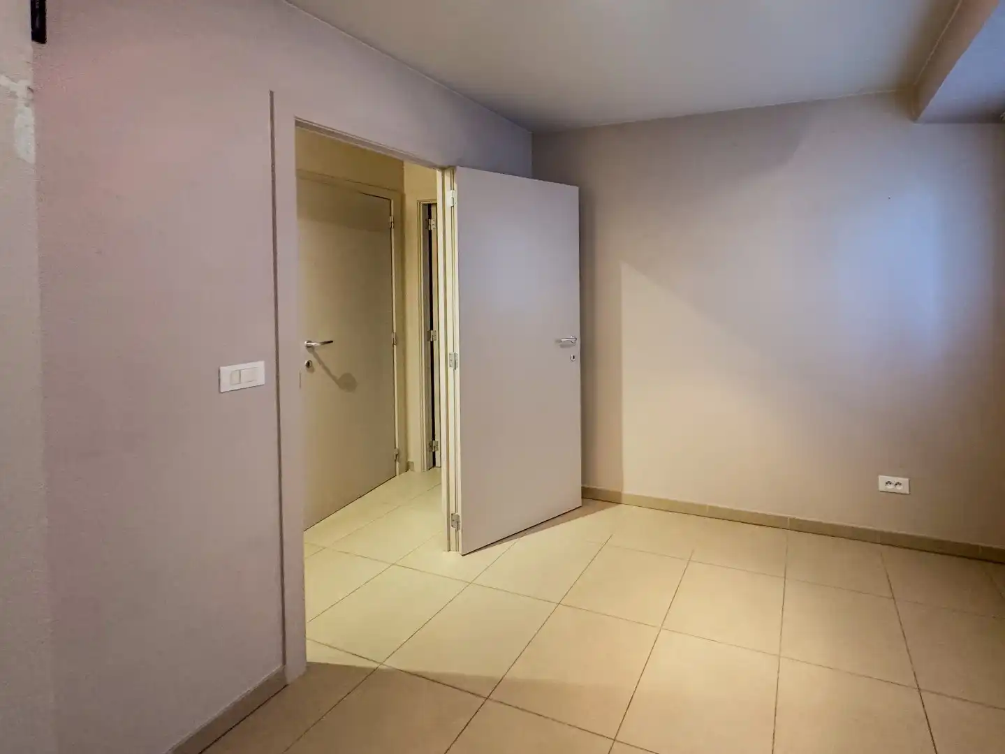 Gelijkvloers appartement met 2 slaapkamers in het centrum. foto 12