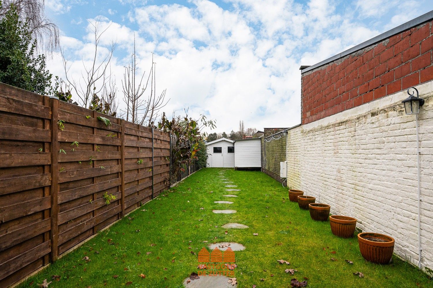 Gerenoveerde woning met gezellige tuin en parkeerplaats foto 19