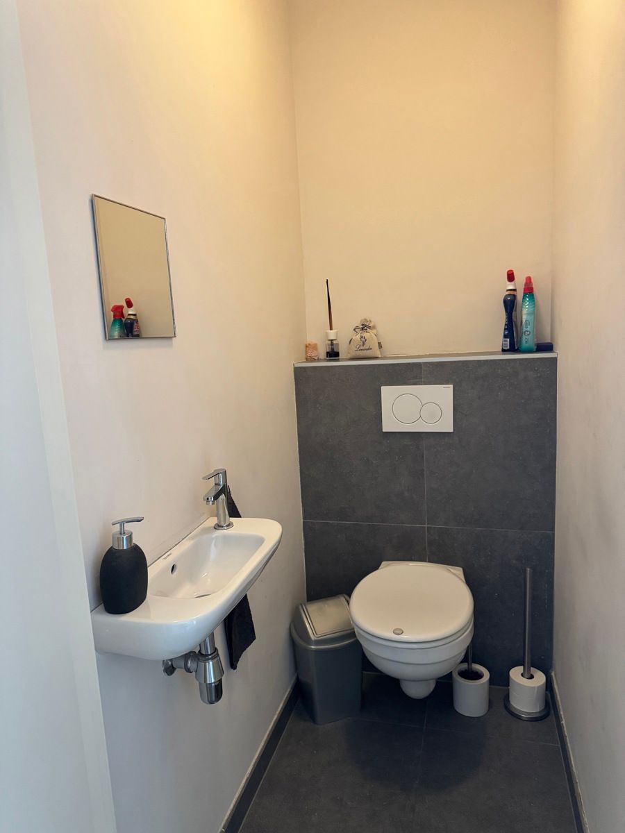 Appartement met veel lichtinval te huur  foto 11