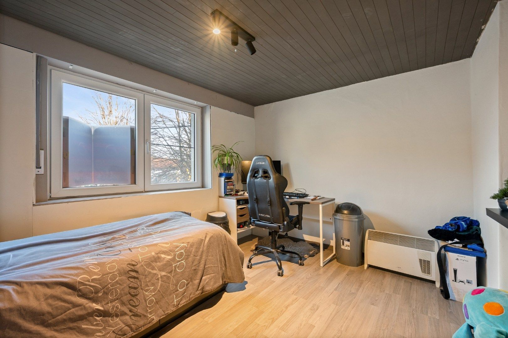 Instapklare halfopen woning met 5 slaapkamers, zonnige tuin en garage in Roeselare foto 10