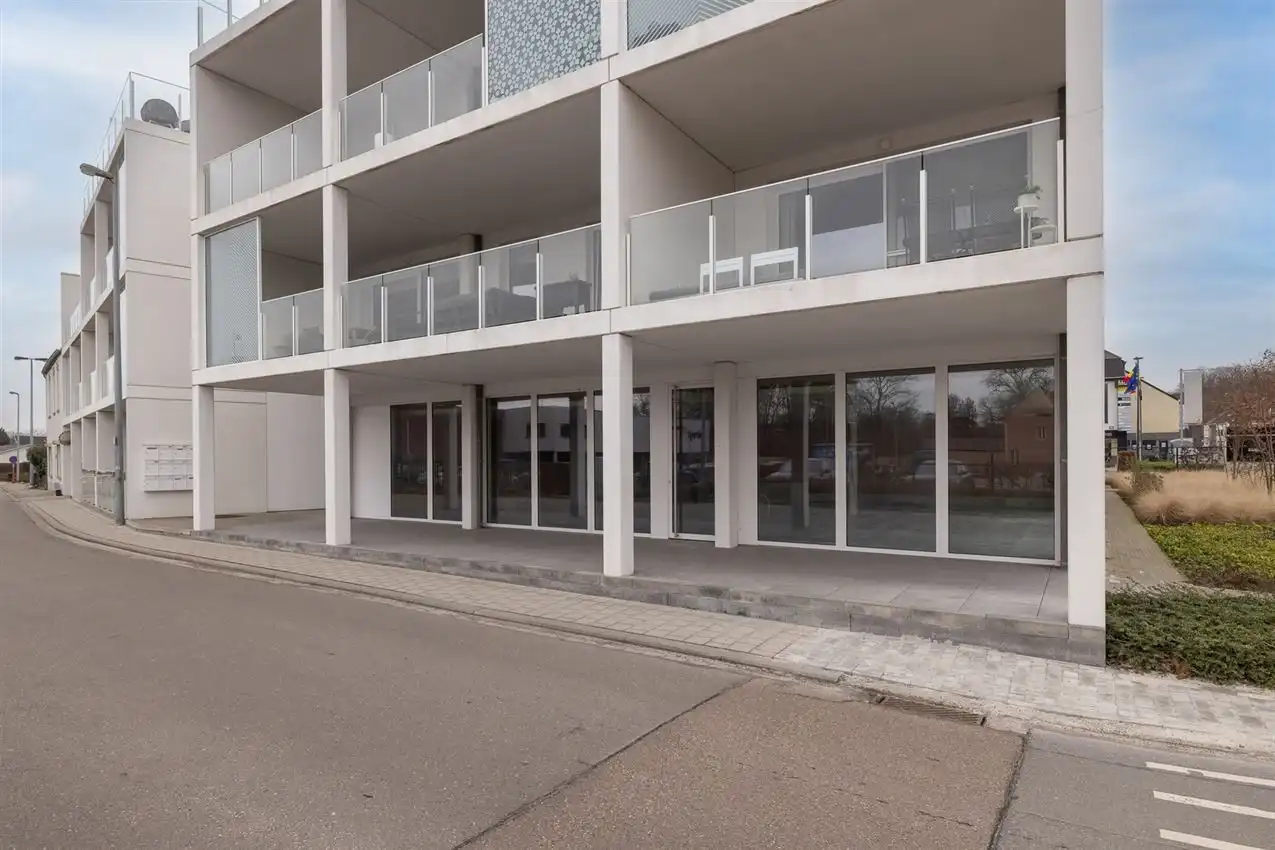 Commerciële ruimte op strategische hoekligging van 135m² foto 10