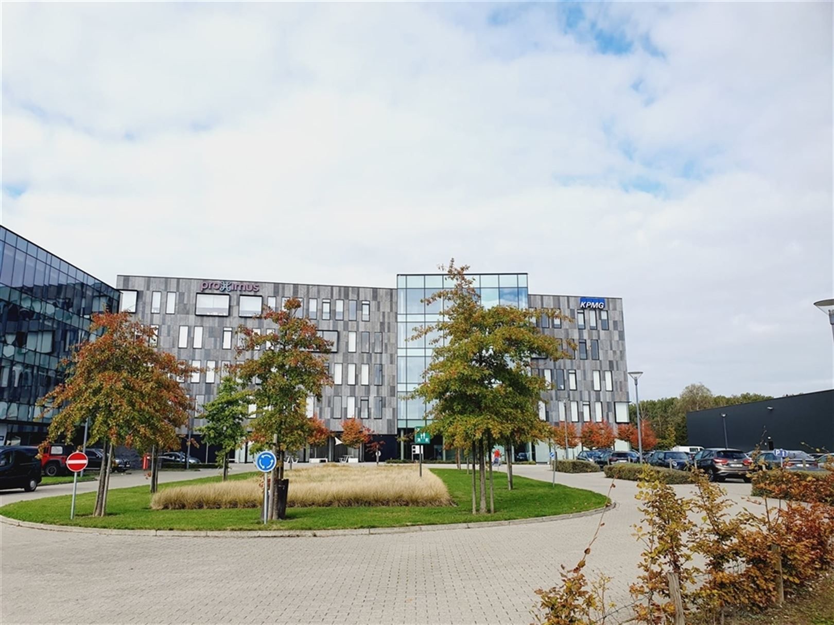 Kantoorruimte van 870 m² op grote ring te Hasselt foto 2