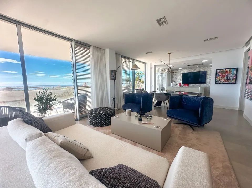 Exclusief frontline beach appartement in Estepona – wonen in pure luxe met spectaculair zeezicht! foto 4