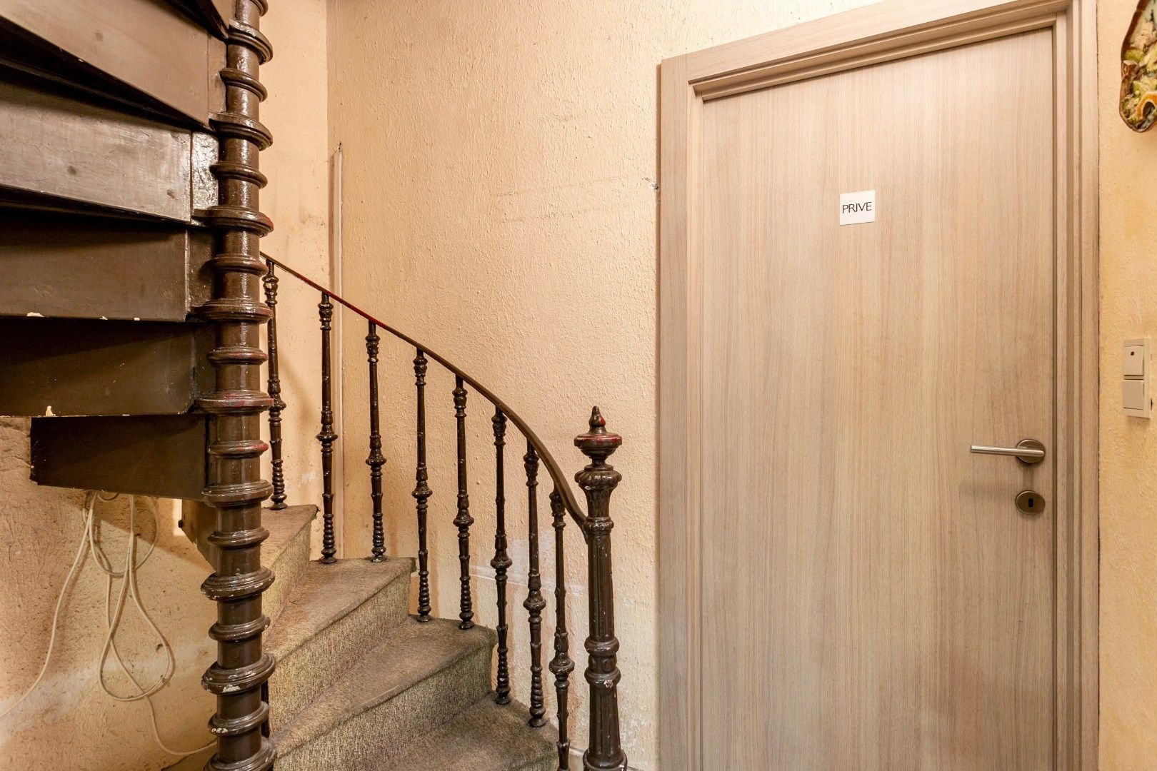 Handelspand met woonst te Halle-centrum foto 11