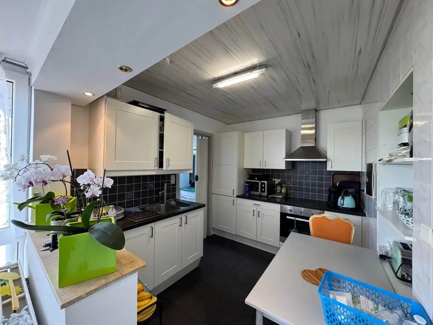 een instapklaar appartement met  2 SLPK. op VERD. 2 foto 3