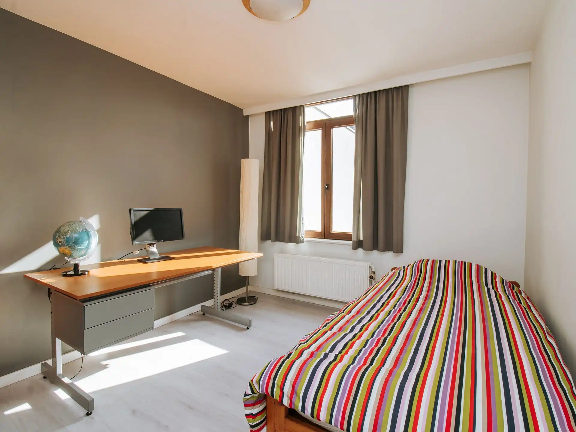 Commercieel pand met woonst en uitzonderlijk veel ruimte! foto 34