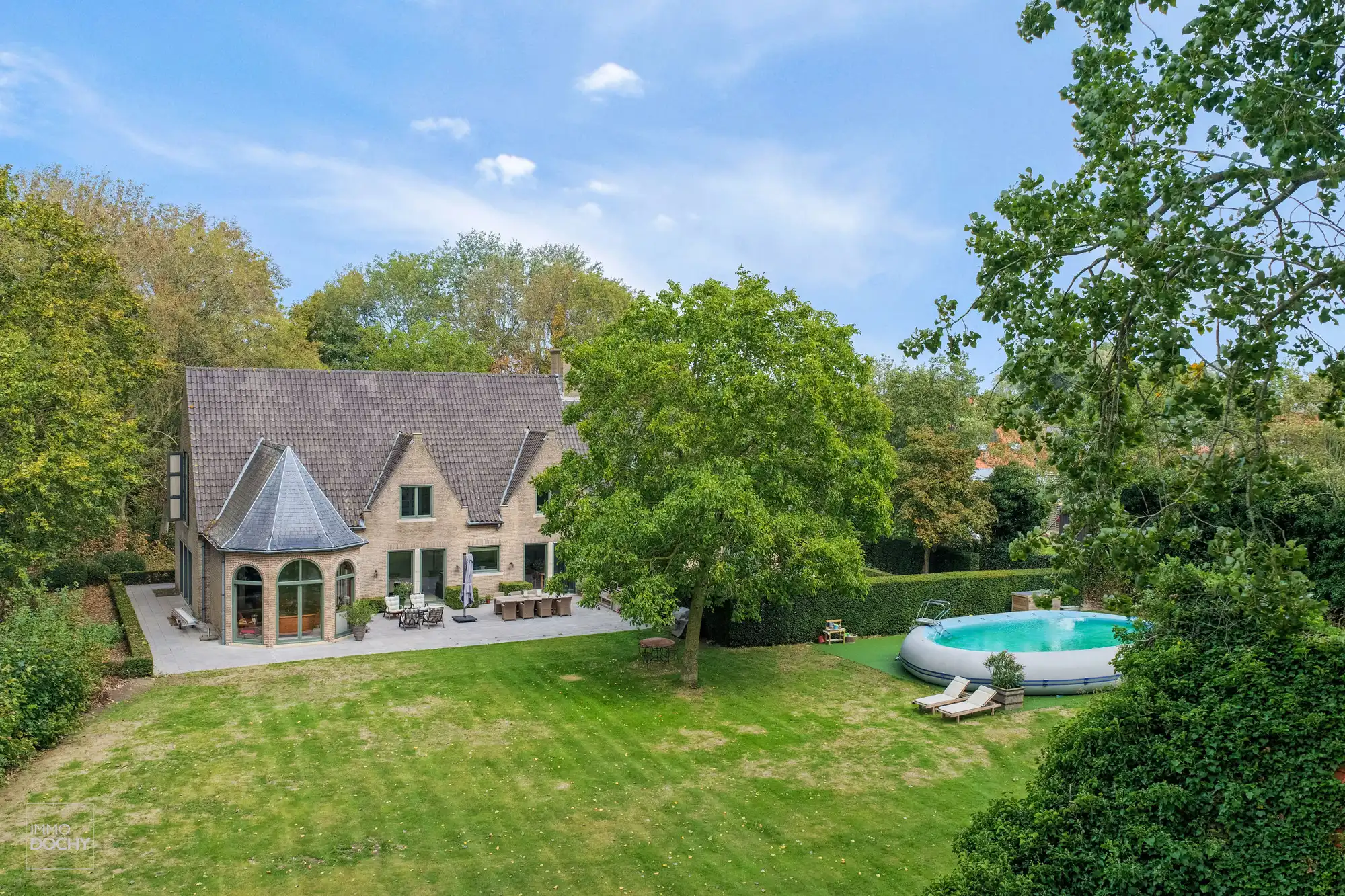 Rustig gelegen ruim landhuis op 6.402m² foto 16