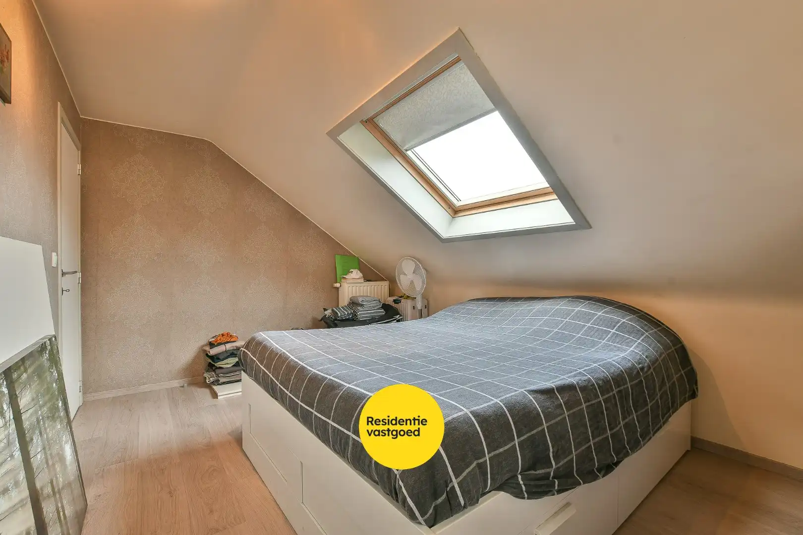 Instapklare halfopen woning met 3 slaapkamers en zonnige tuin in Vosseslag, vlakbij bos en duinen foto 16