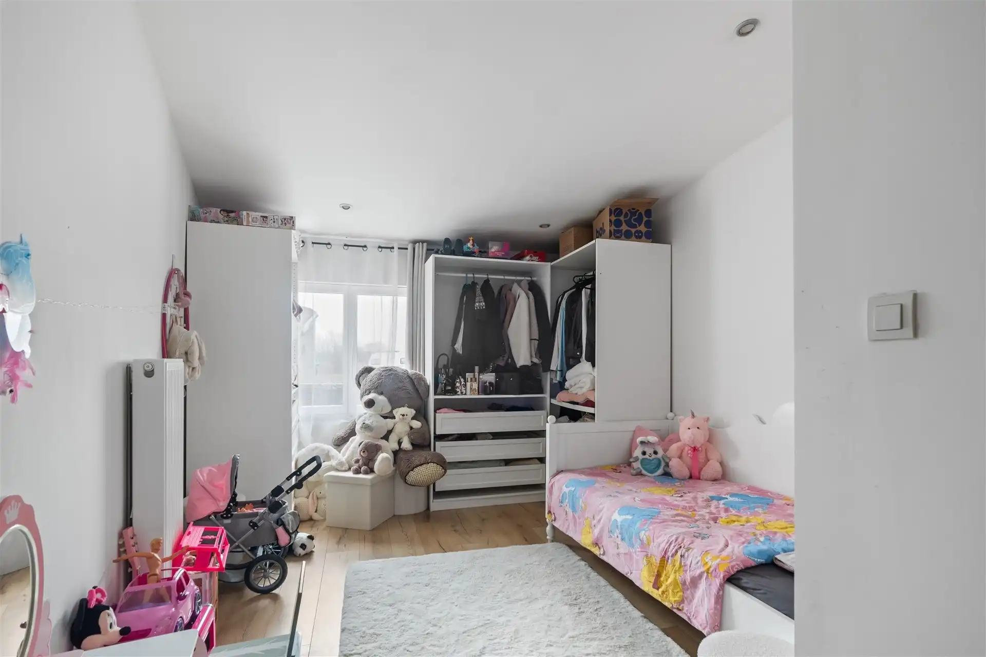 Instapklare, halfopen bebouwing, met 6 slaapkamers, op 329m² grond te Overmere.  foto 15