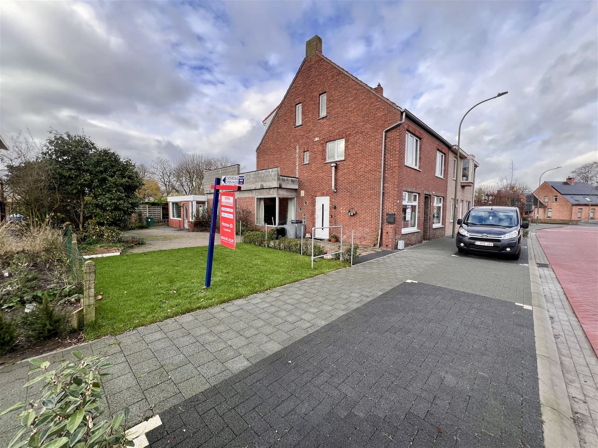 Hoofdfoto van de publicatie: Gelijkvloers op te frissen pareltje te koop in Baarle-Hertog