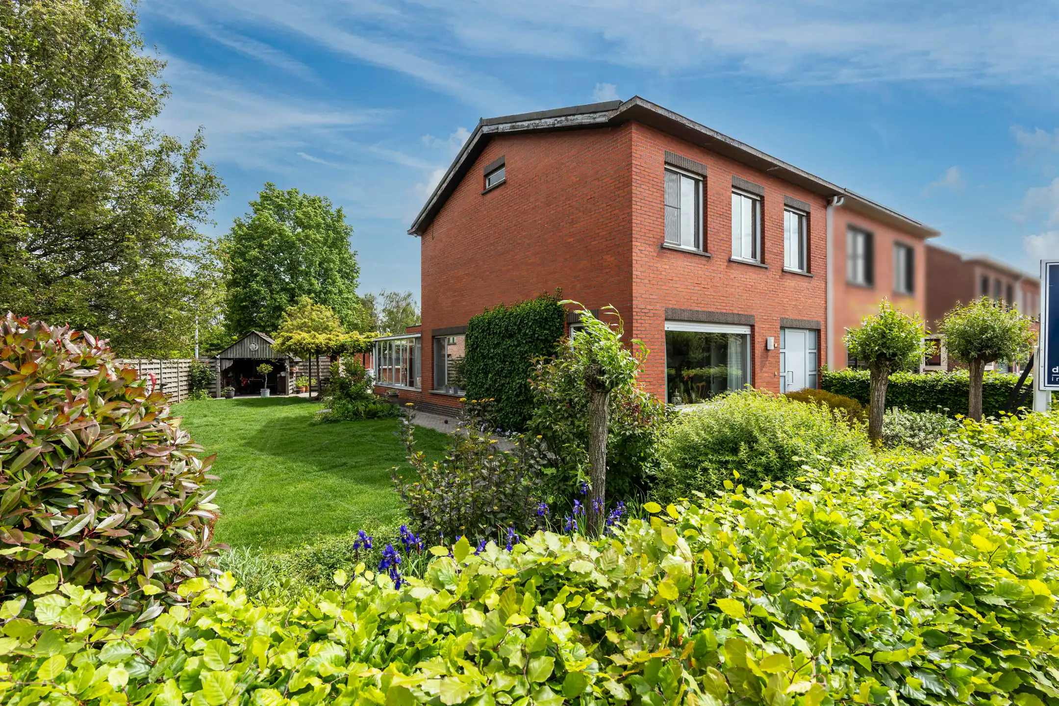 Charmante gezinswoning met tuin en garage op topligging in Hoogstraten foto 2