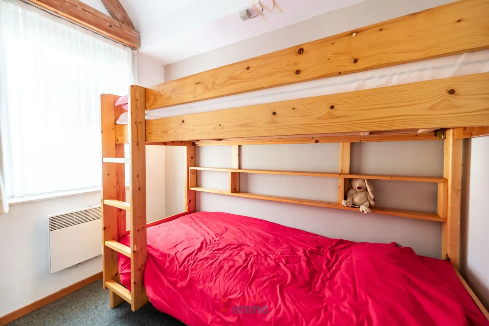 Nabij de havengeul gelegen, zéér gezellige woning met bijhorende parking! foto 9