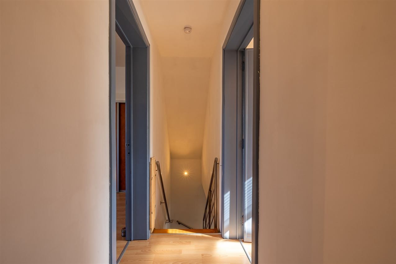 Charmante opgefriste woning op geliefde ligging met 3slk. foto 19