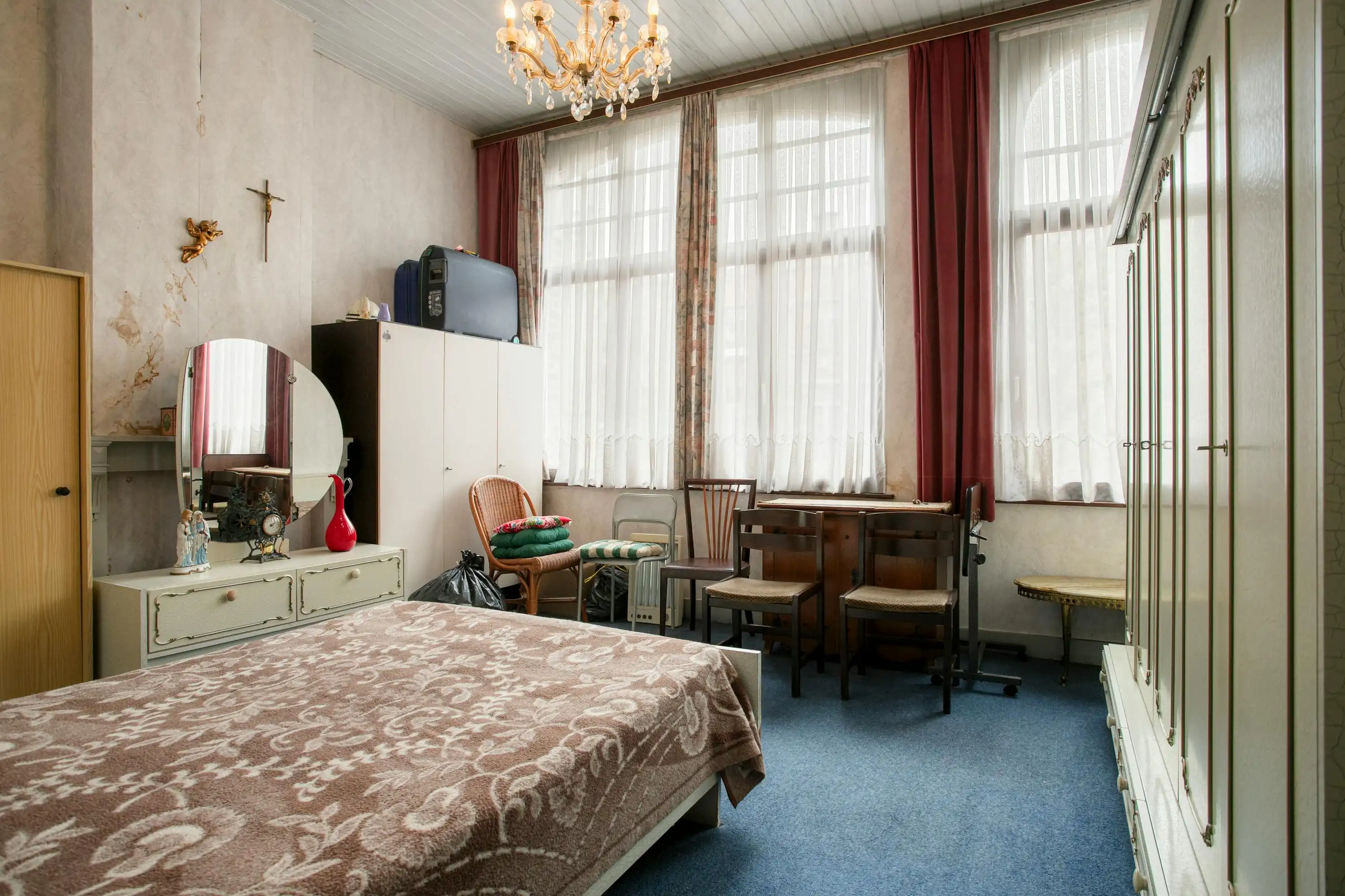 Authentiek herenhuis te koop in Ieper centrum foto 11