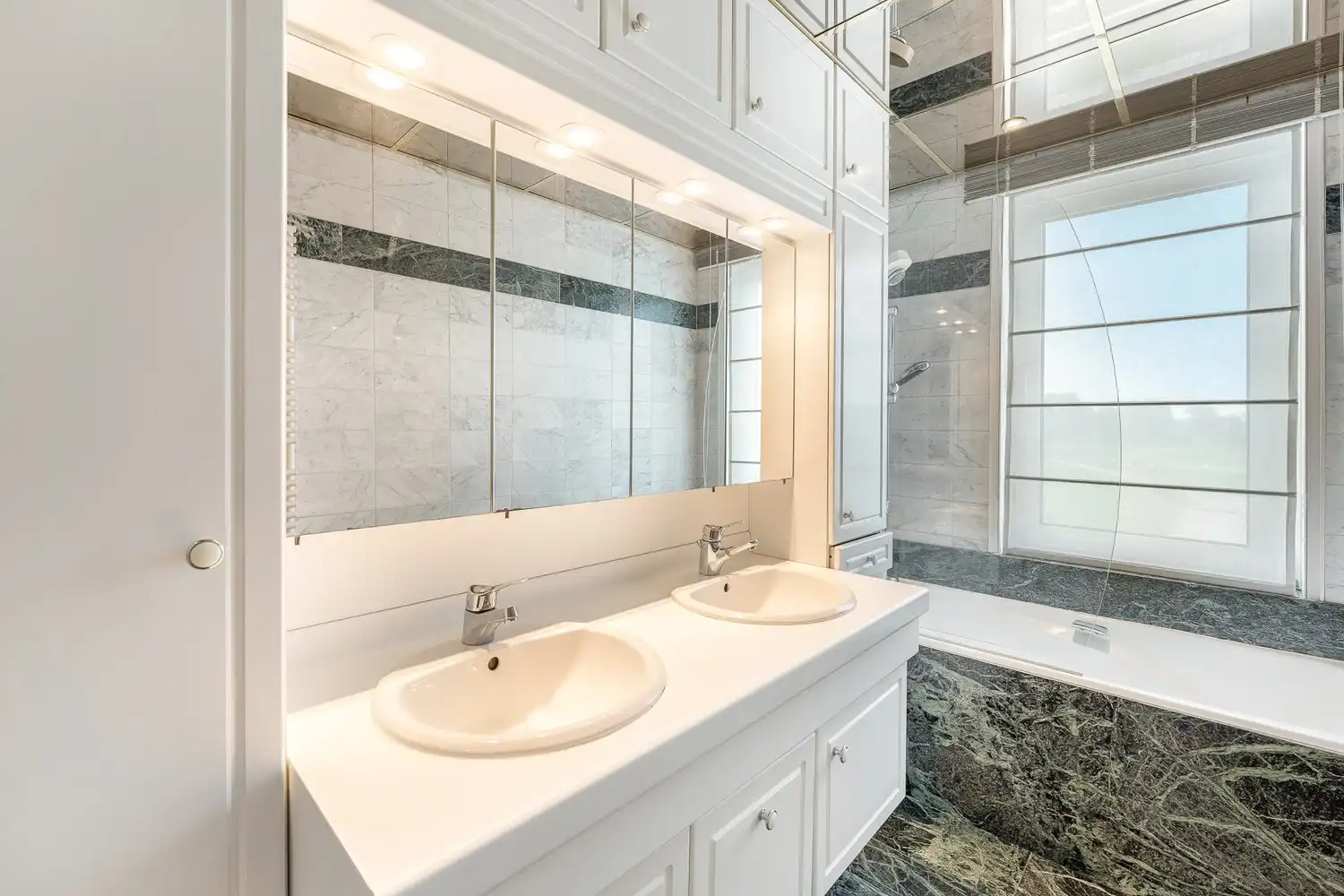 Ruime woning met (mogelijkheid tot) handelsgelijkvloers foto 10