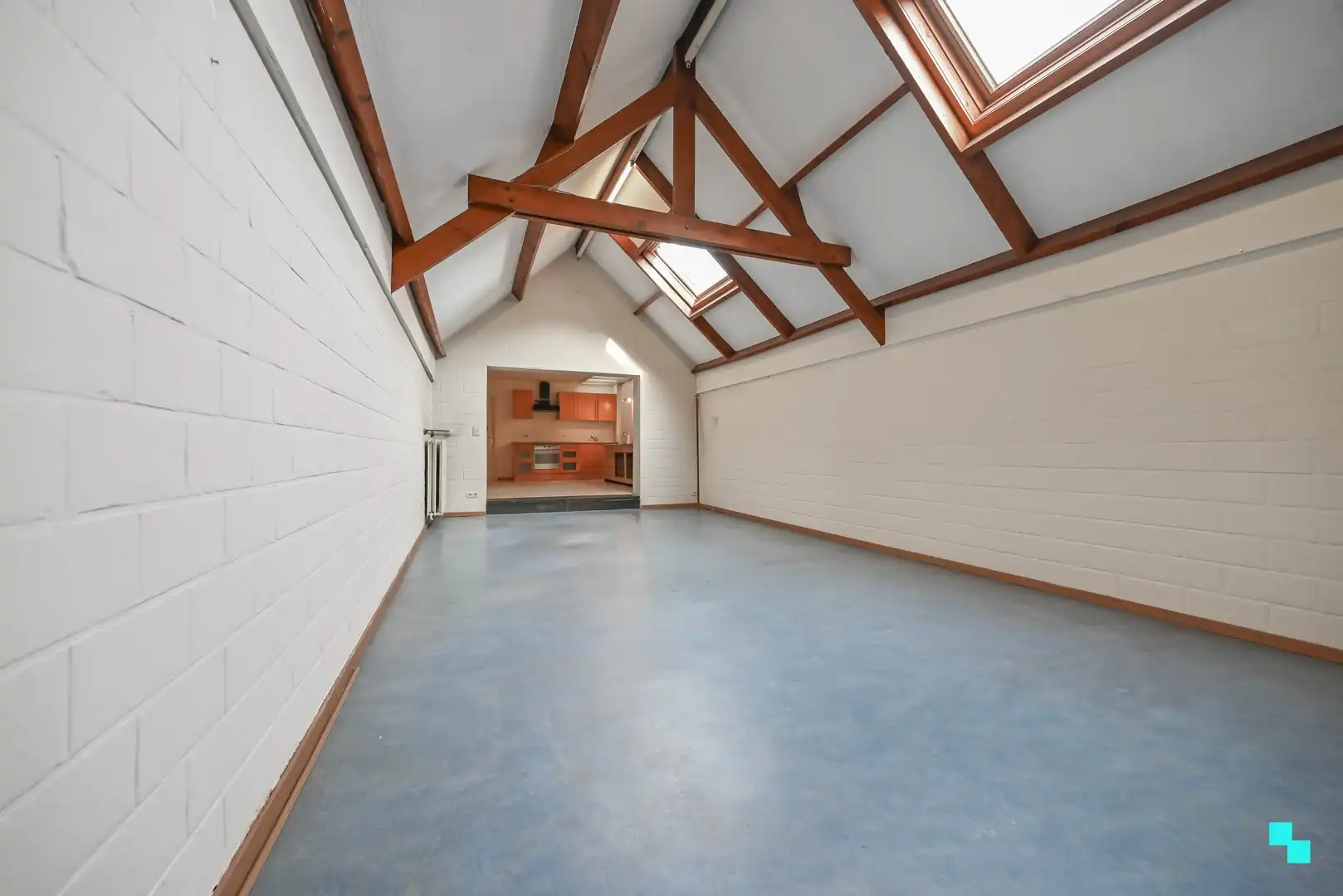 Opbrengsteigendom met winkelruimte én ruime garage in centrum Izegem foto 5