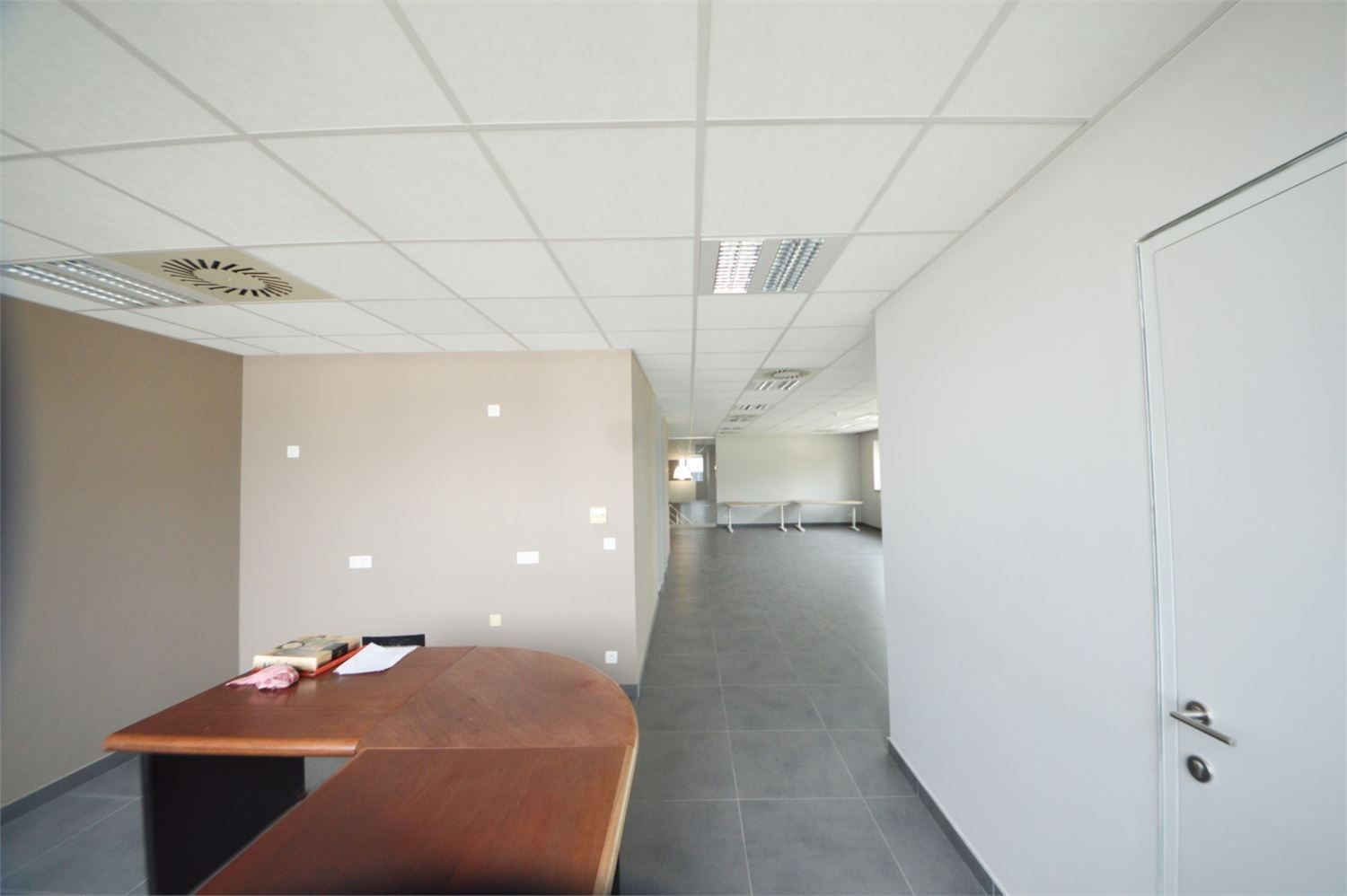 MODERN KANTOOR MET PARKING foto 5