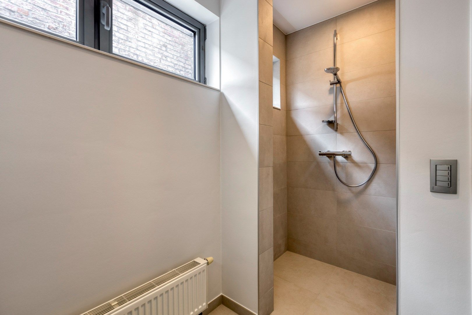 Moderne, instapklare gezinswoning met 3 slpks in een doodlopende straat te Mol-Donk !  foto 22