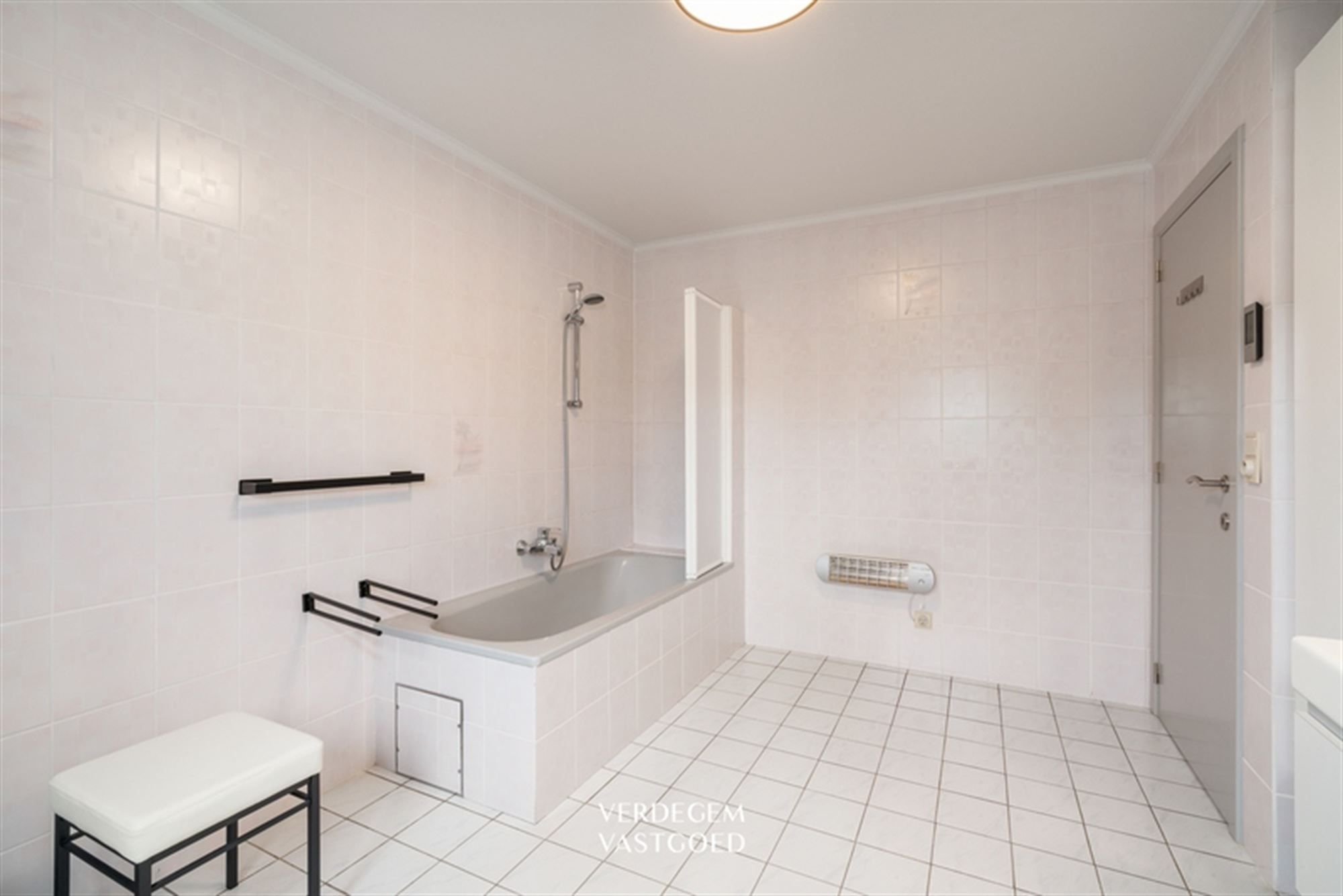 Instapklare gezinswoning met 3+1 slaapkamers op toplocatie in Mariakerke foto 12