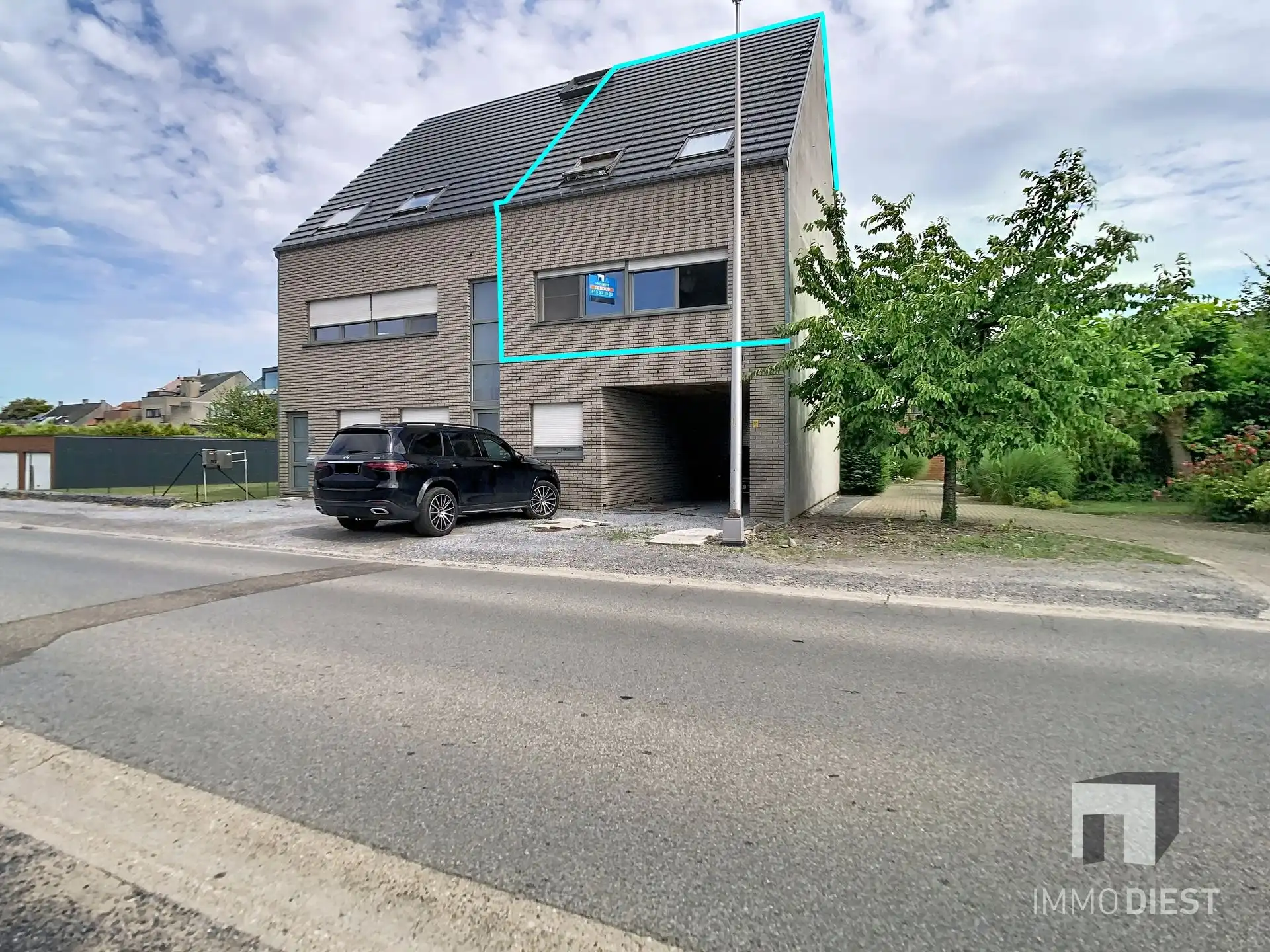 Ruime lichtrijke duplex nabij centrum Halen met staanplaats! foto {{pictureIndex}}