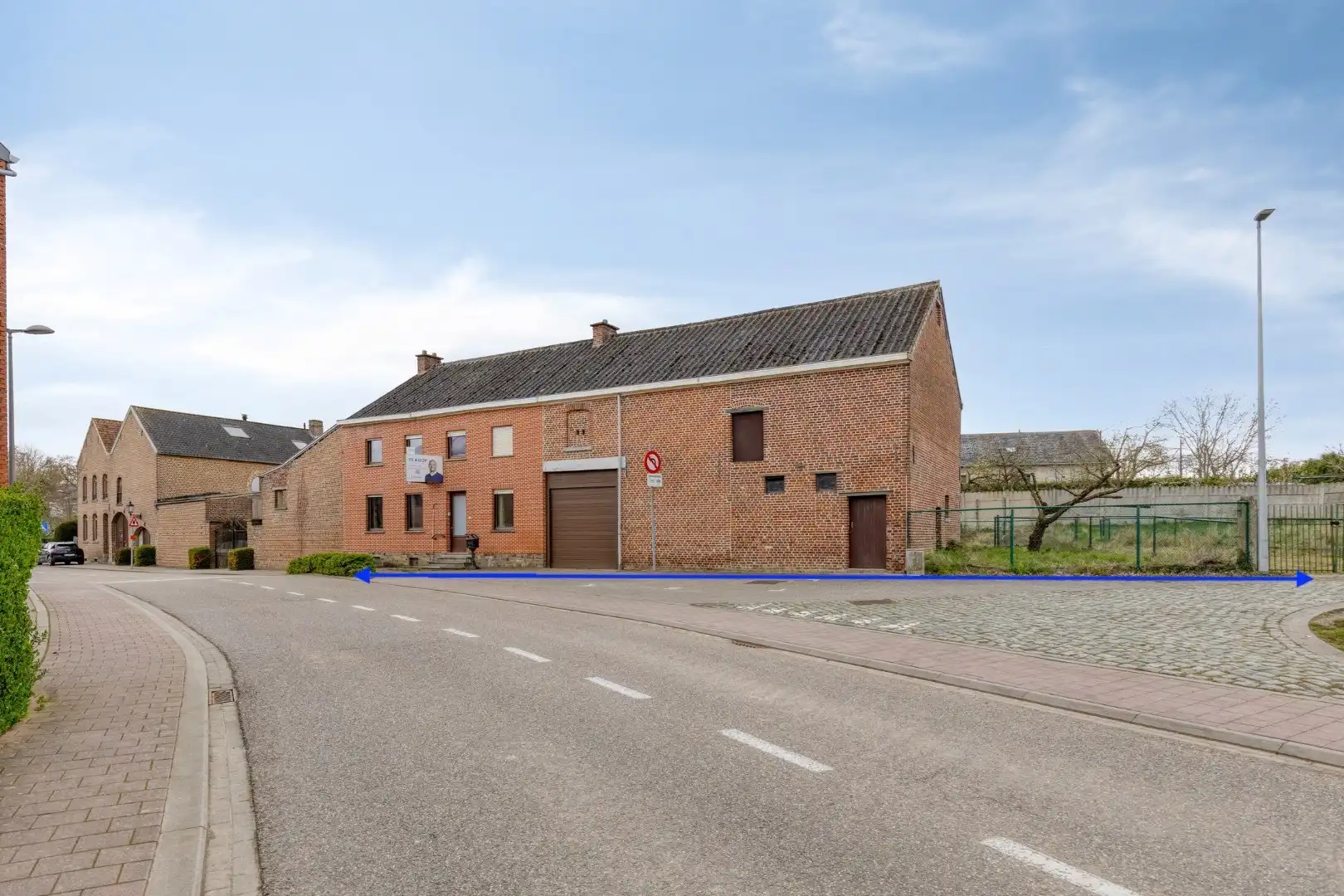 Mogelijkheid om te splitsen in 2 woningen - Half open bebouwing (hoeve) met 5 slaapkamers, tuin, terras en zeer ruime garage in Oorbeek (Tienen)! – EPC 730 kWh/ foto 2