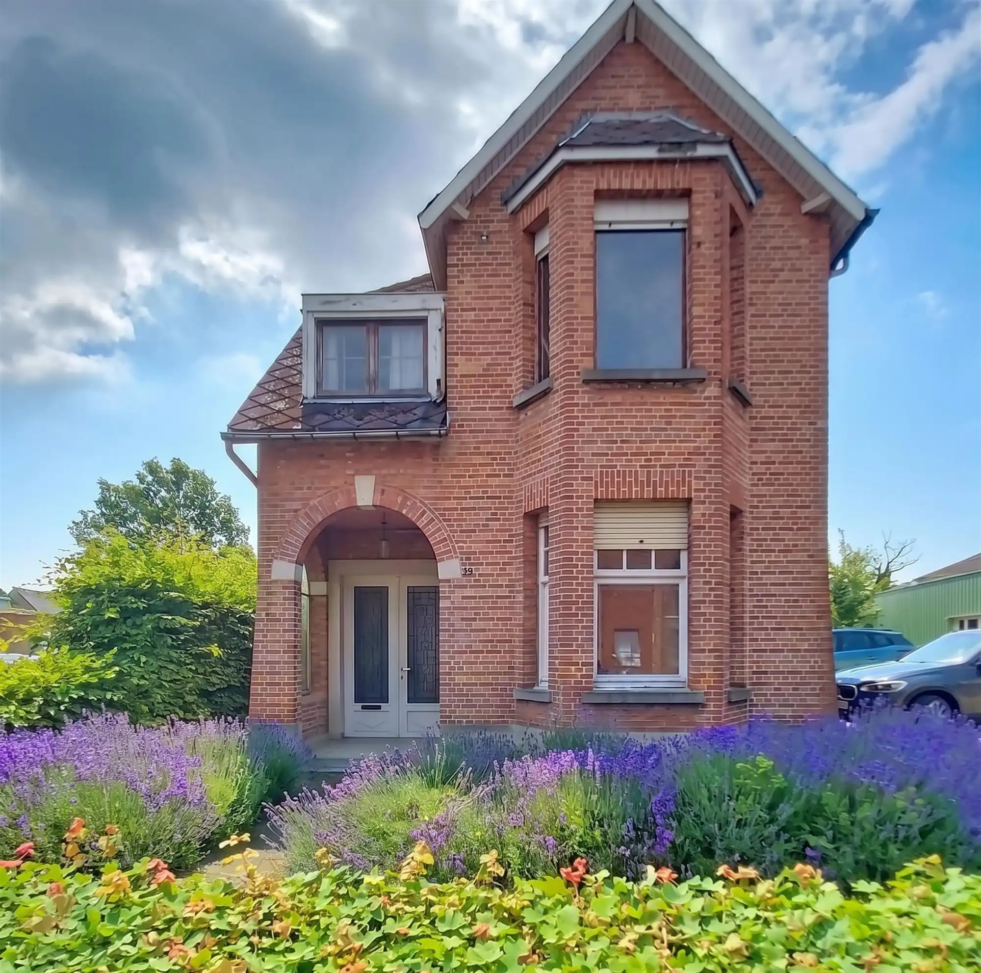 Hoofdfoto van de publicatie: Karaktervolle renovatiewoning met ruime tuin in het centrum van Heist-op-den-Berg