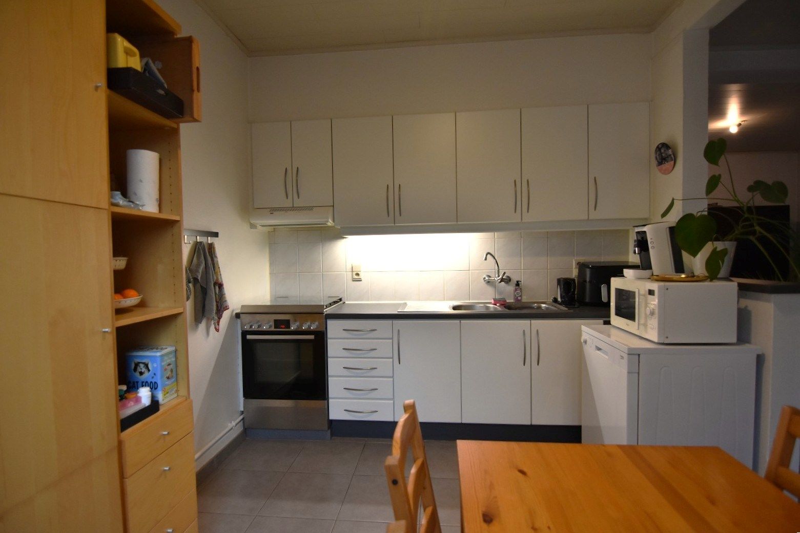 Gezellige rijwoning met diepe tuin in Moorslede foto 5