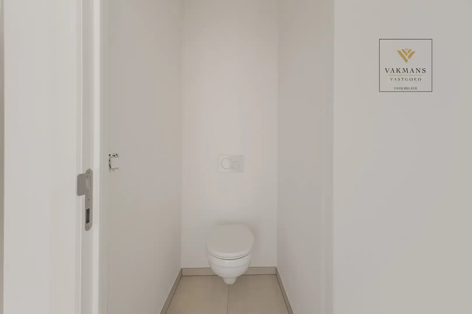 Volledig afgewerkte nieuwbouwwoning tot in de zolderkamer foto 11