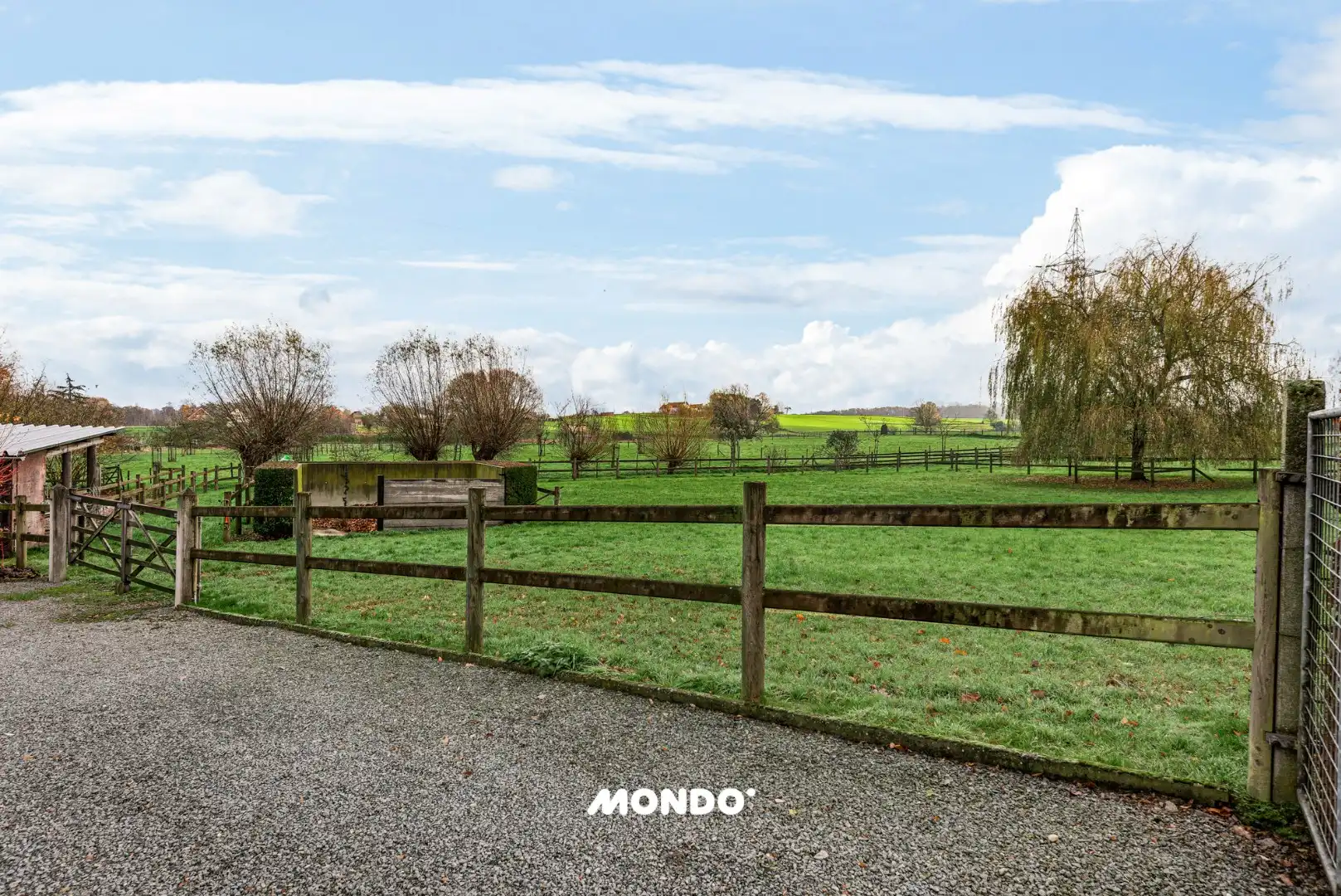 Unieke hoeve  (1.56ha) met paardenfaciliteiten & overdekt zwembad. foto 36