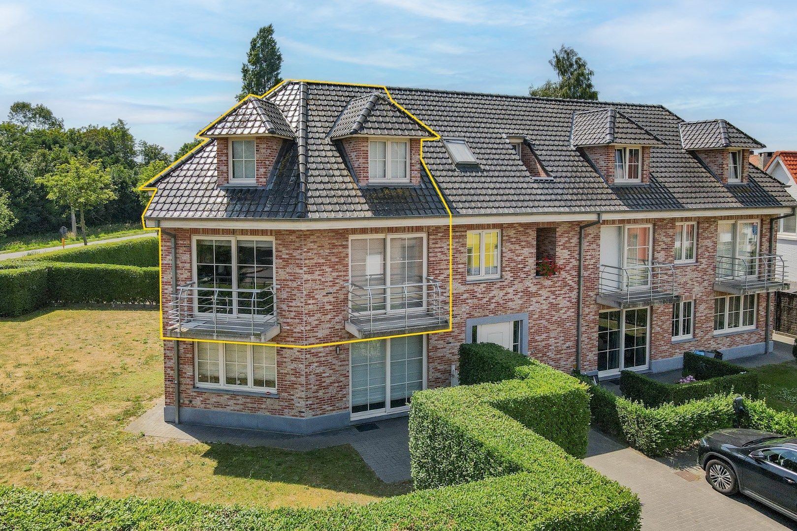 Instapklare duplex (130 m²) in het hart van Eernegem foto 11