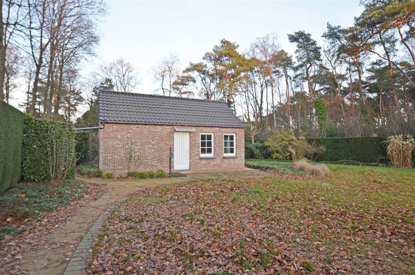 Tijdloze residentiële villa in doodlopende straat foto 24