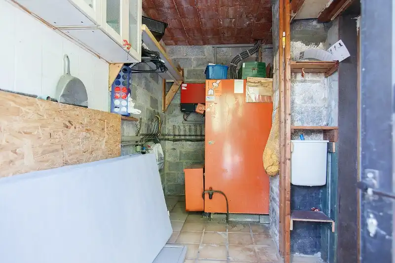 Interessant renovatieproject in groene omgeving op een knap perceel van bijna 12 are foto 20