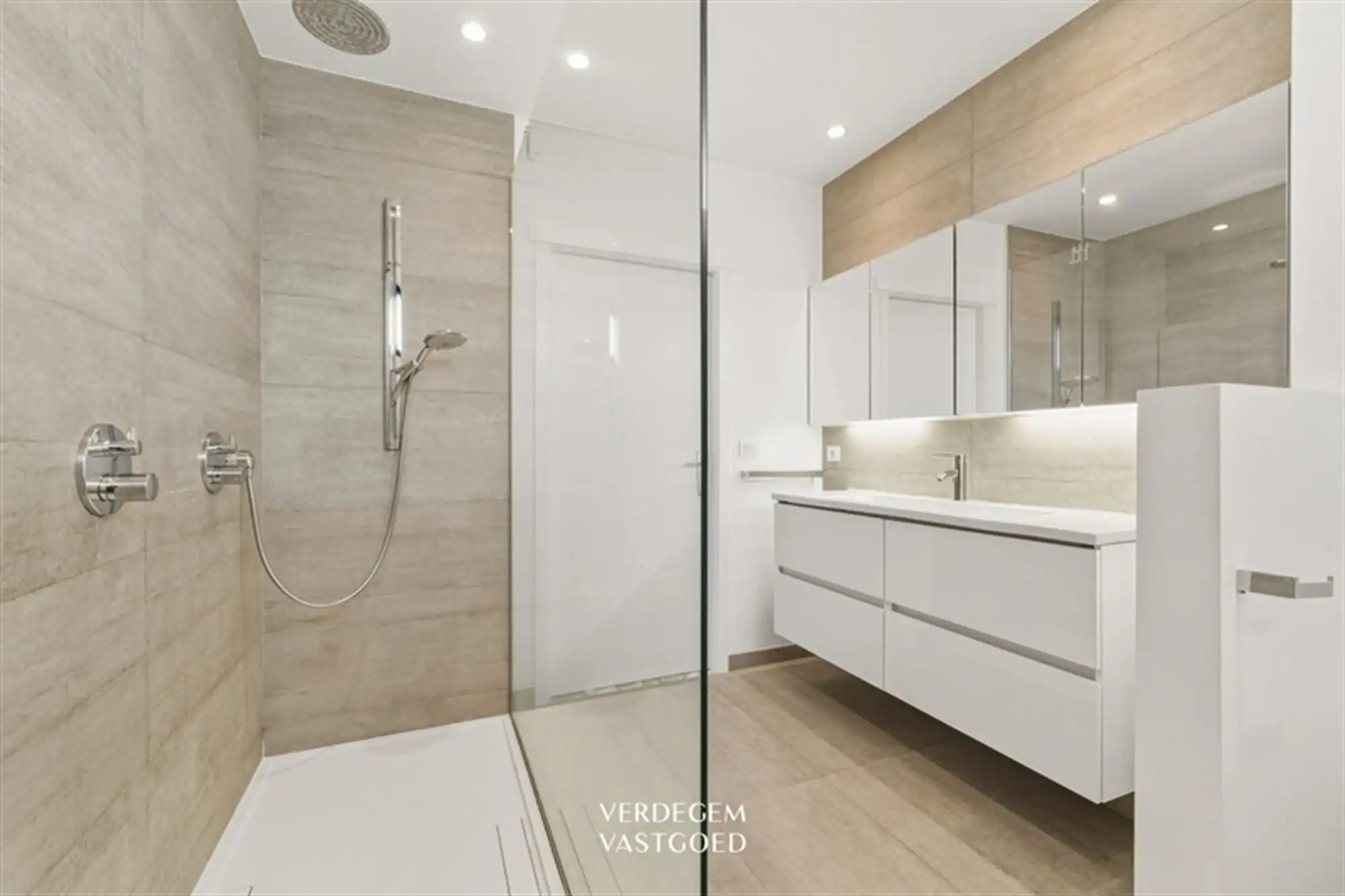 Unieke woon / werkopportuniteit: villa met magazijn van 395m² op toplocatie foto 15